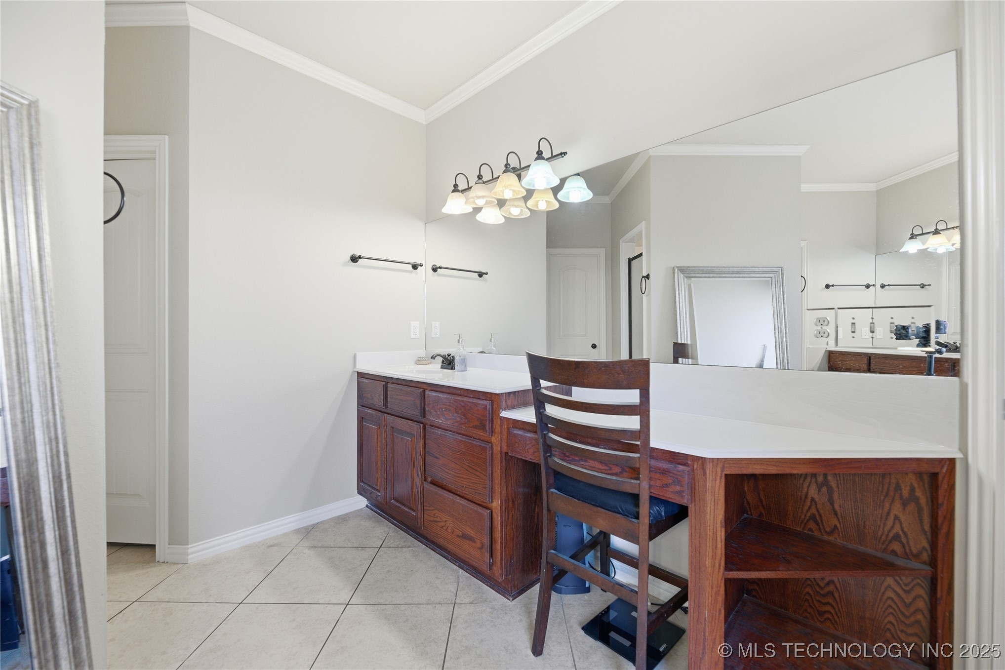 22365 Riverwood Drive Property Photo 15