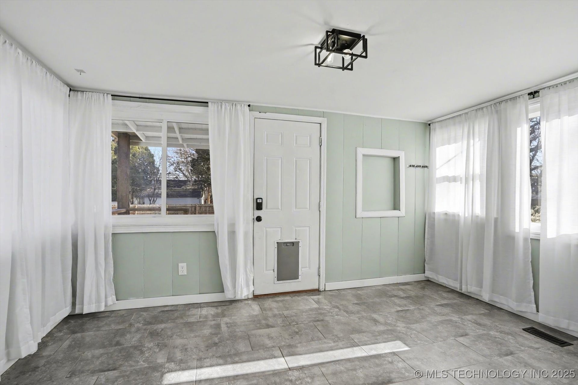 1315 S Evanston Avenue Property Photo 14