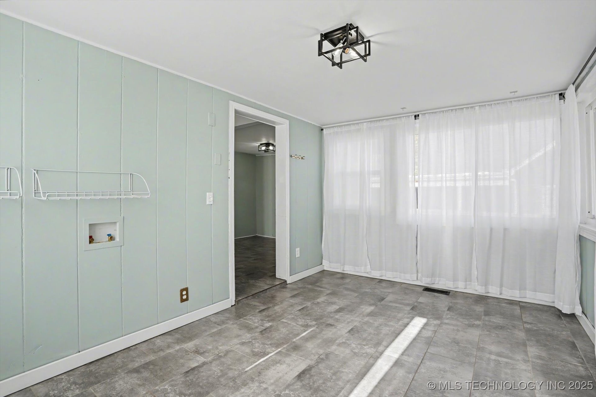 1315 S Evanston Avenue Property Photo 15