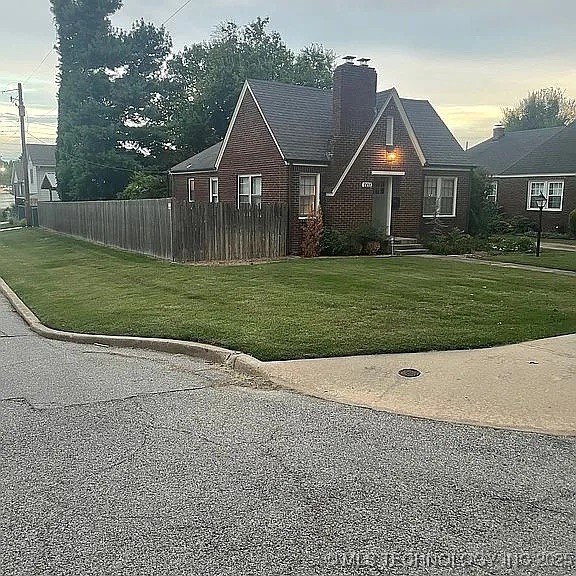 1303 S Gary Avenue Property Photo 3