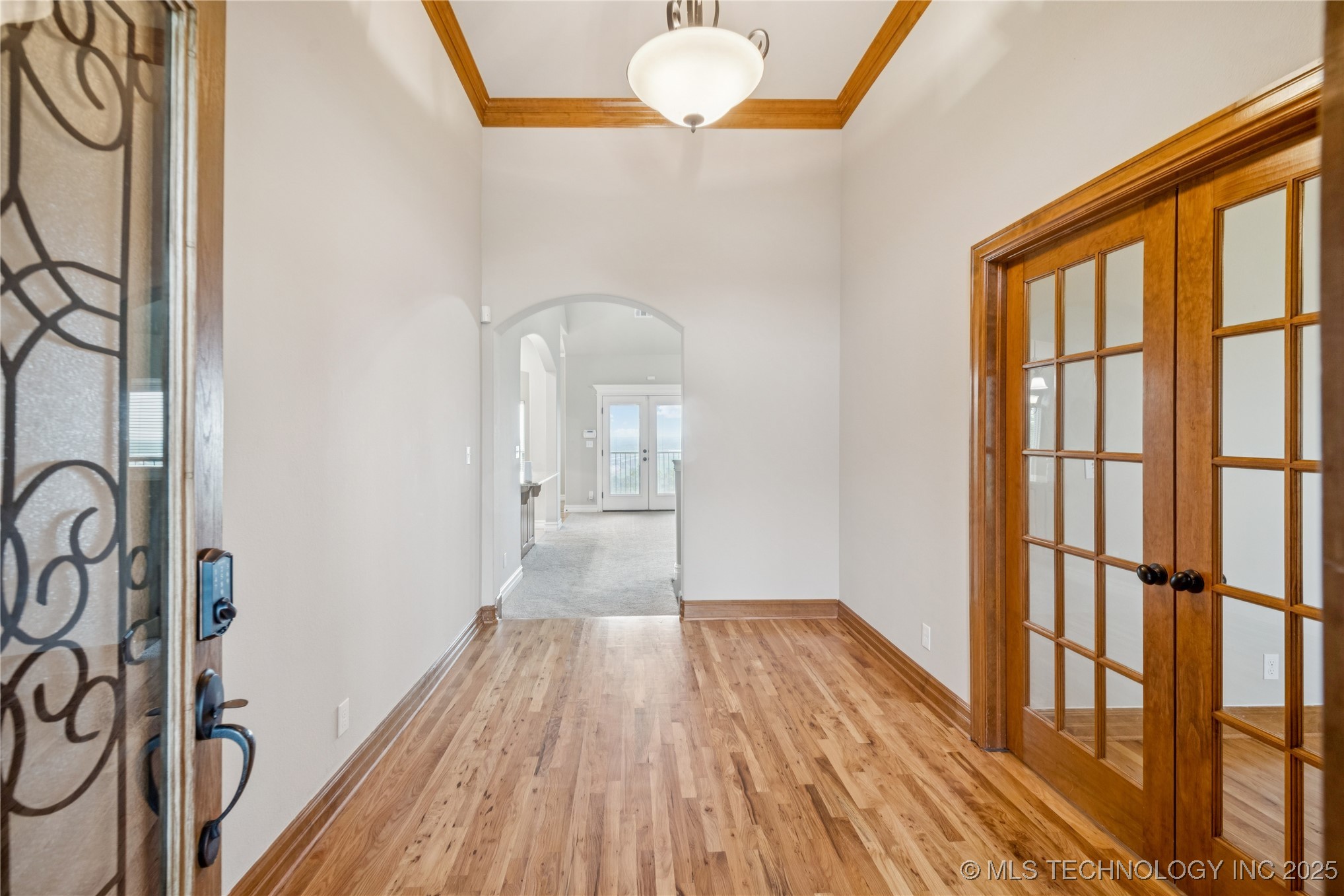 6531 S Ridgeview Road Property Photo 3