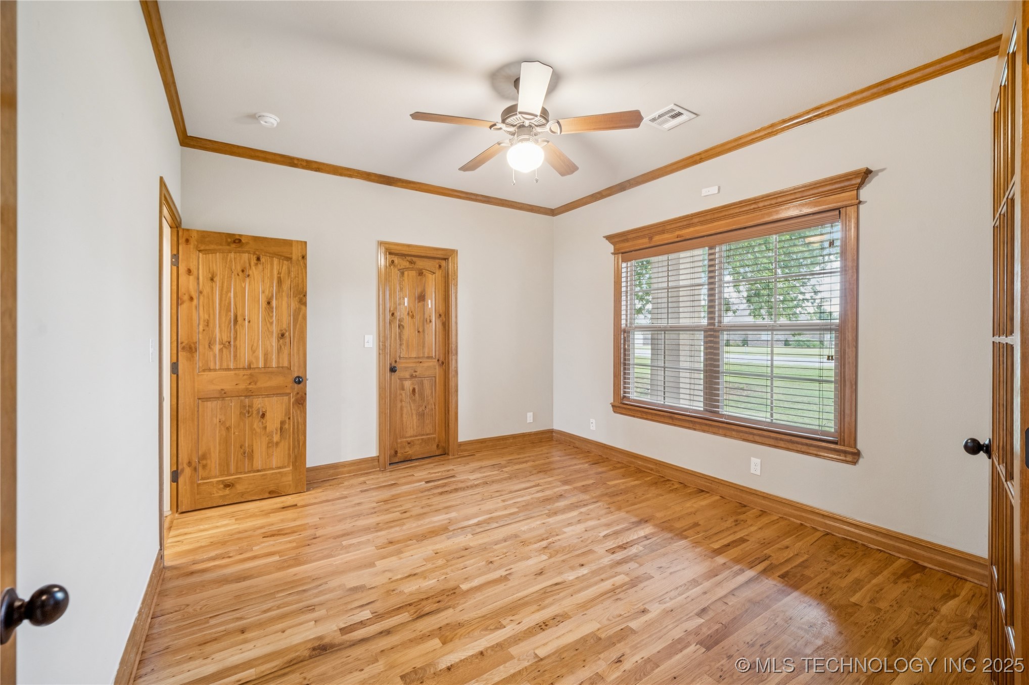 6531 S Ridgeview Road Property Photo 5