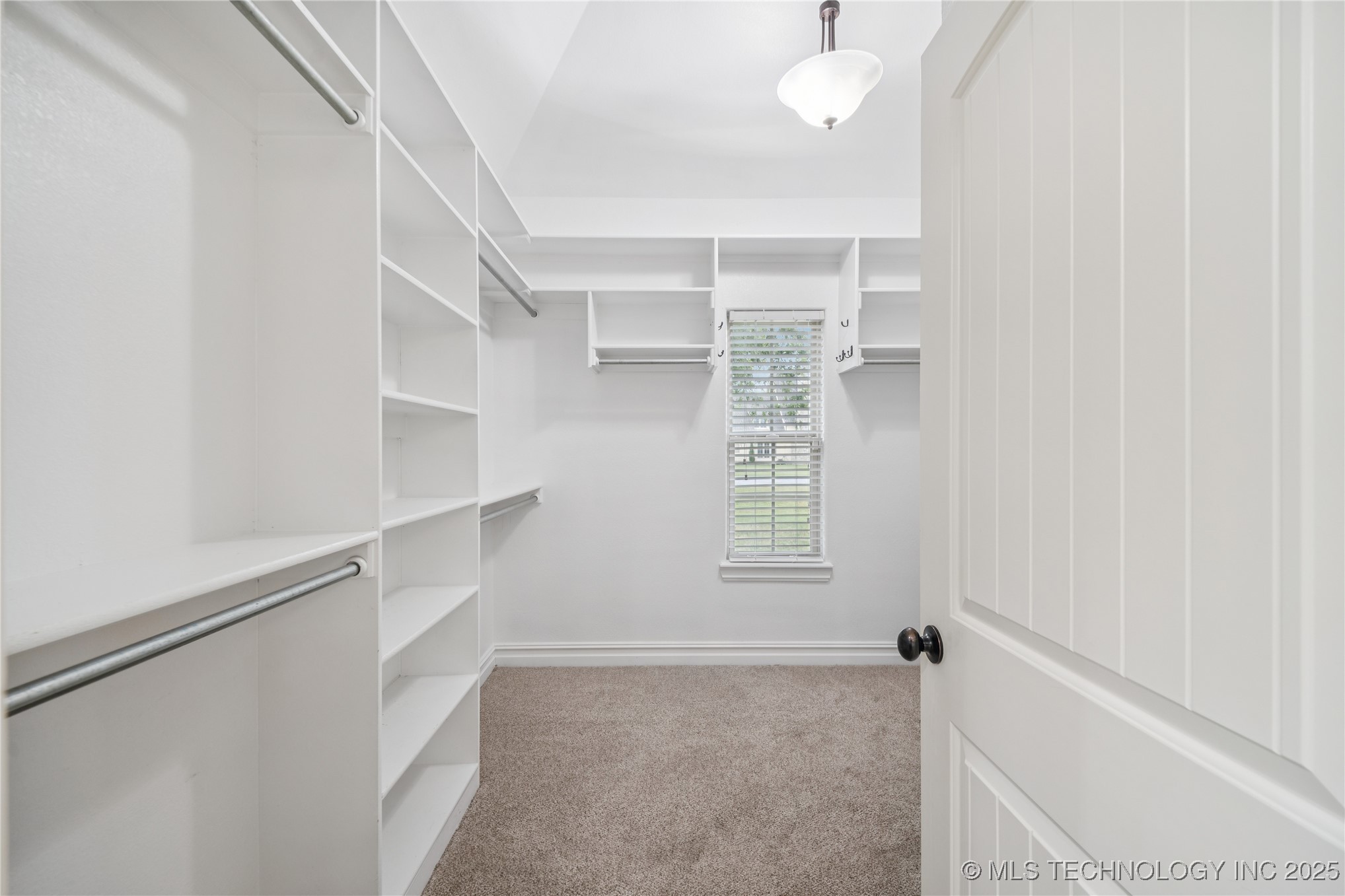 6531 S Ridgeview Road Property Photo 21