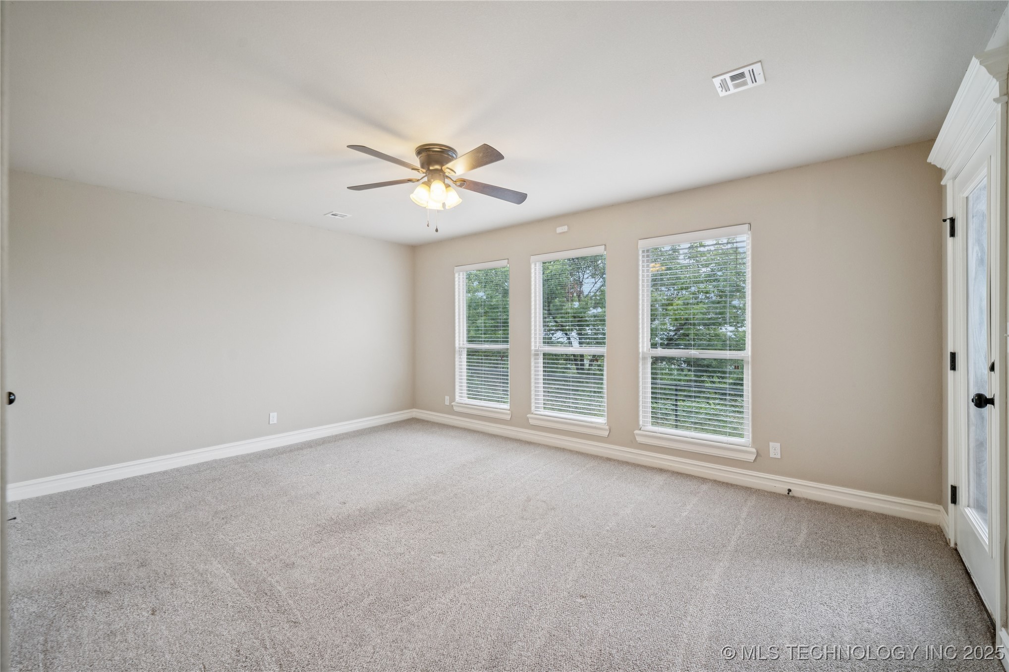 6531 S Ridgeview Road Property Photo 23