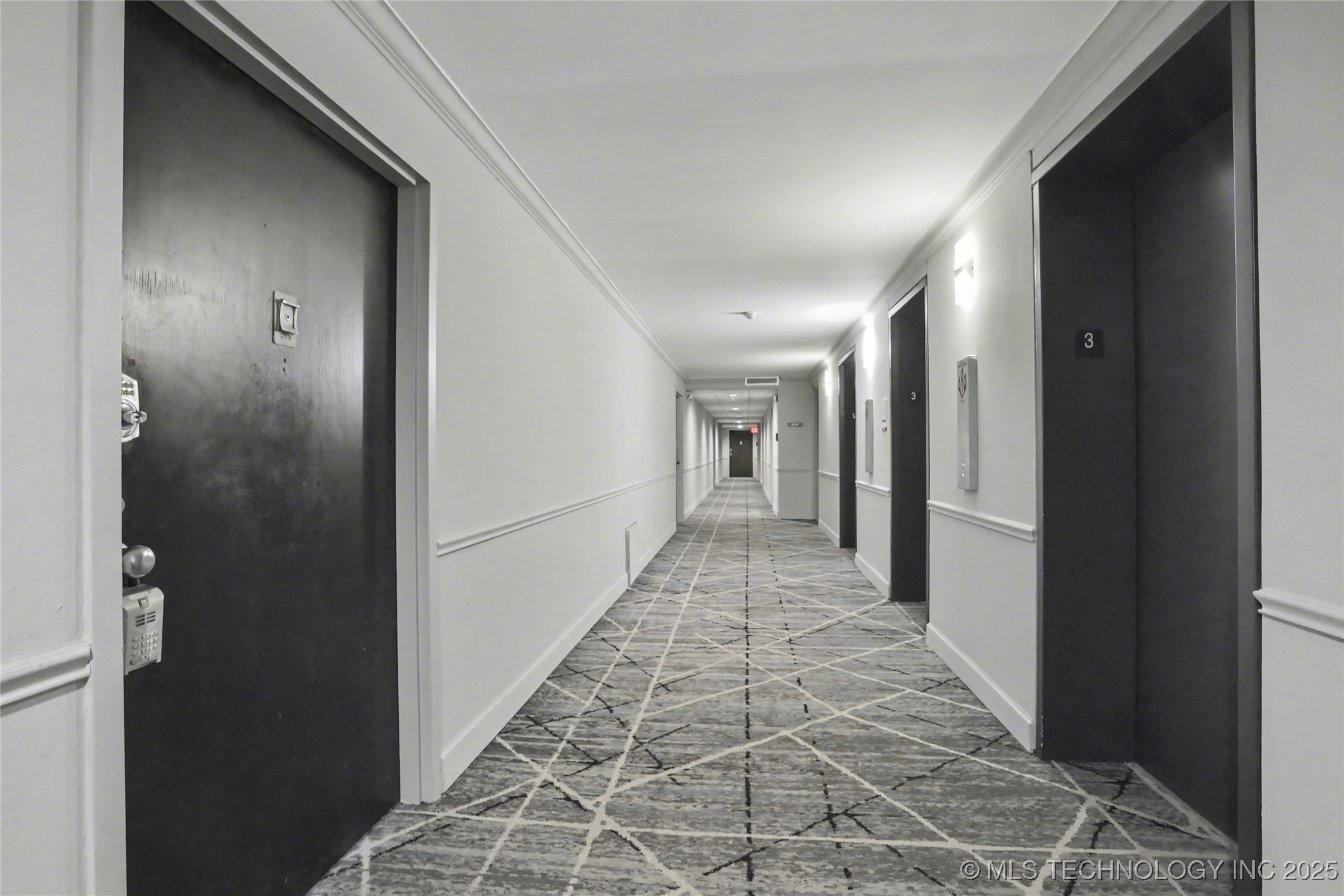 450 W 7th Street #305 Property Photo 2