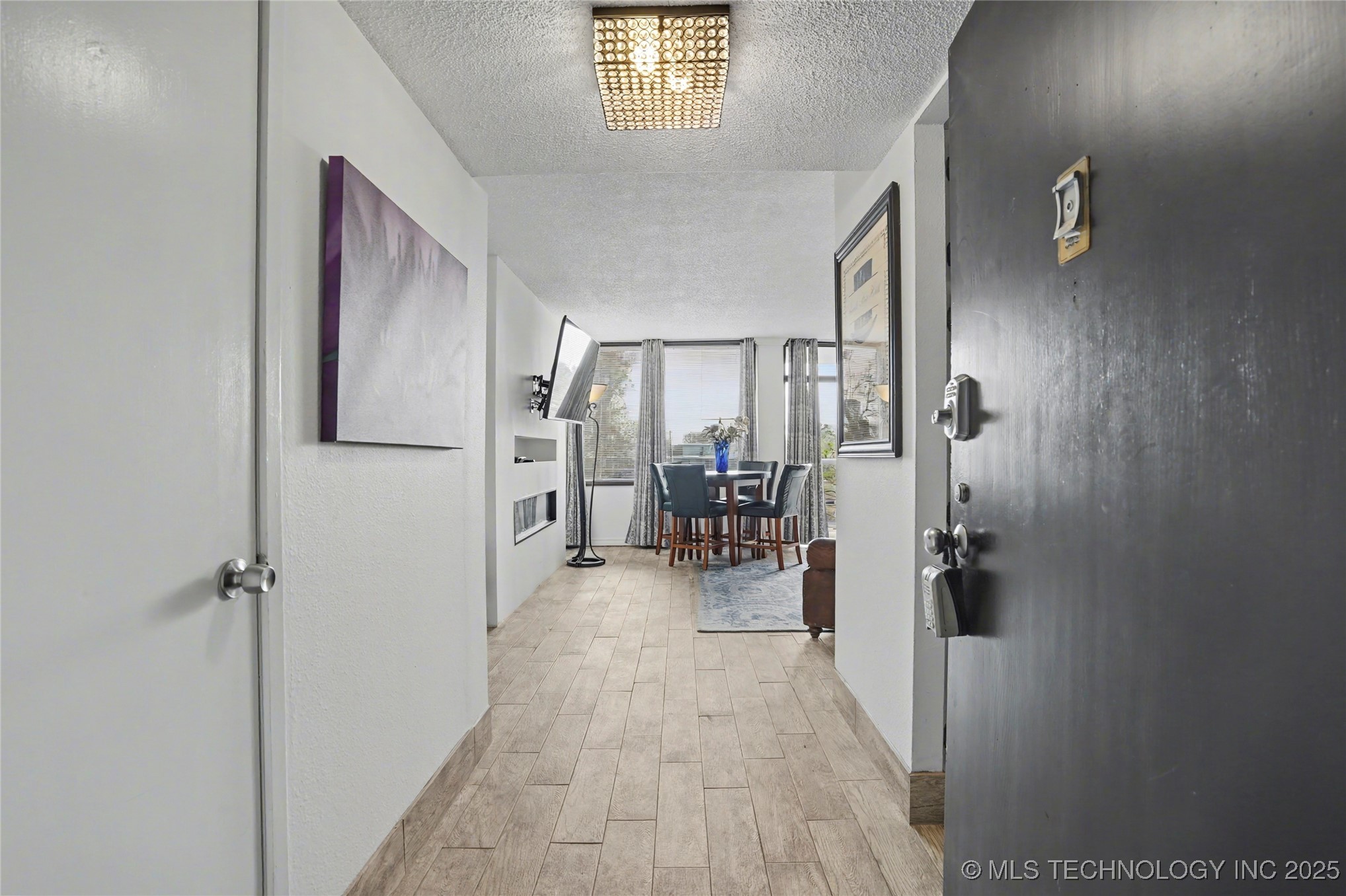 450 W 7th Street #305 Property Photo 3