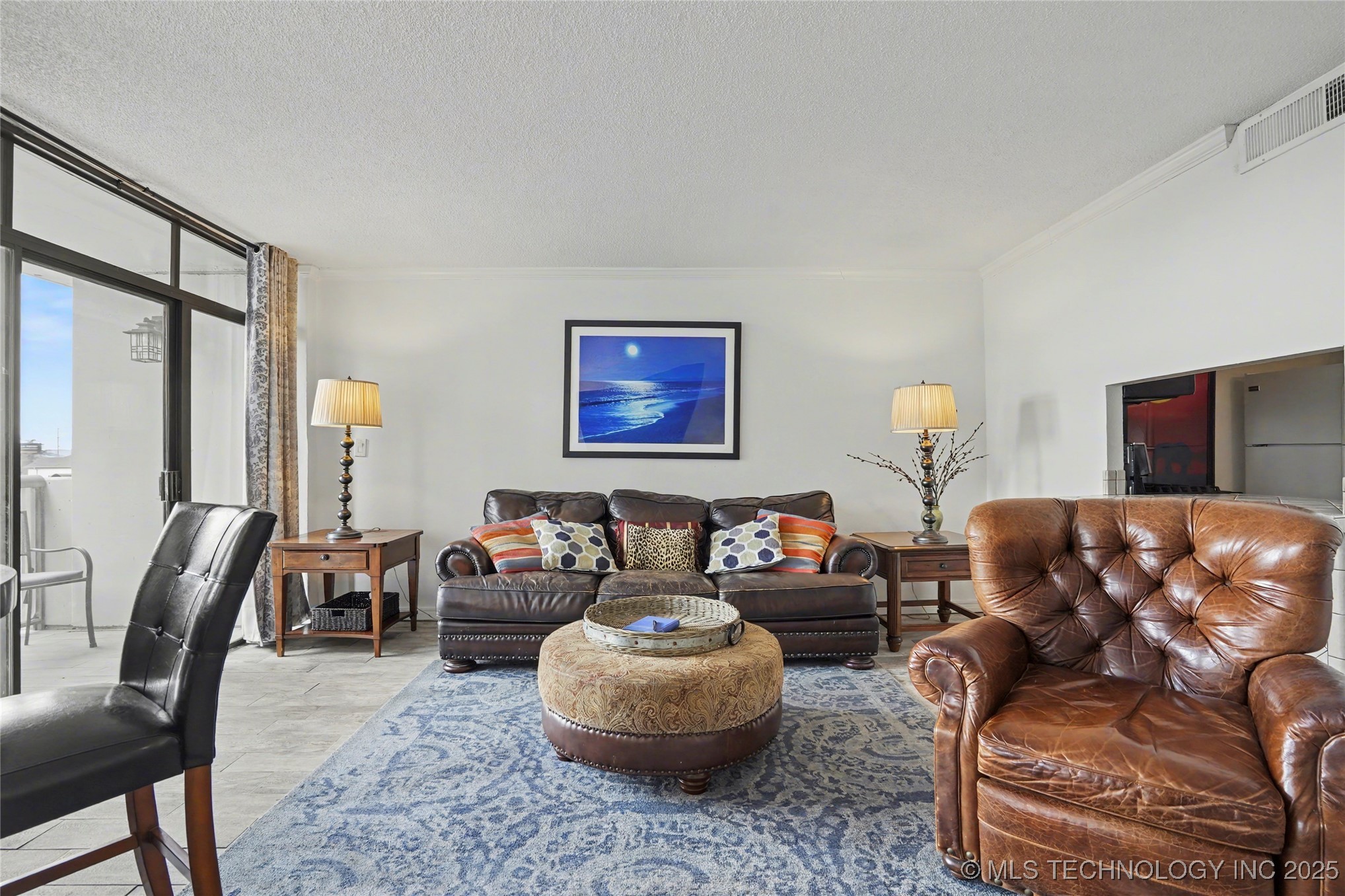 450 W 7th Street #305 Property Photo 7