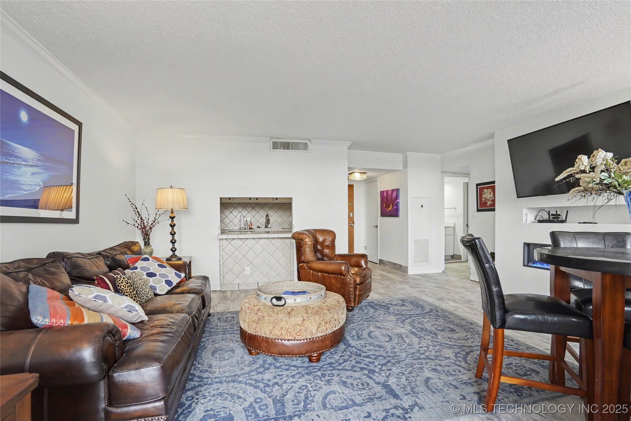 450 W 7th Street #305 Property Photo 8