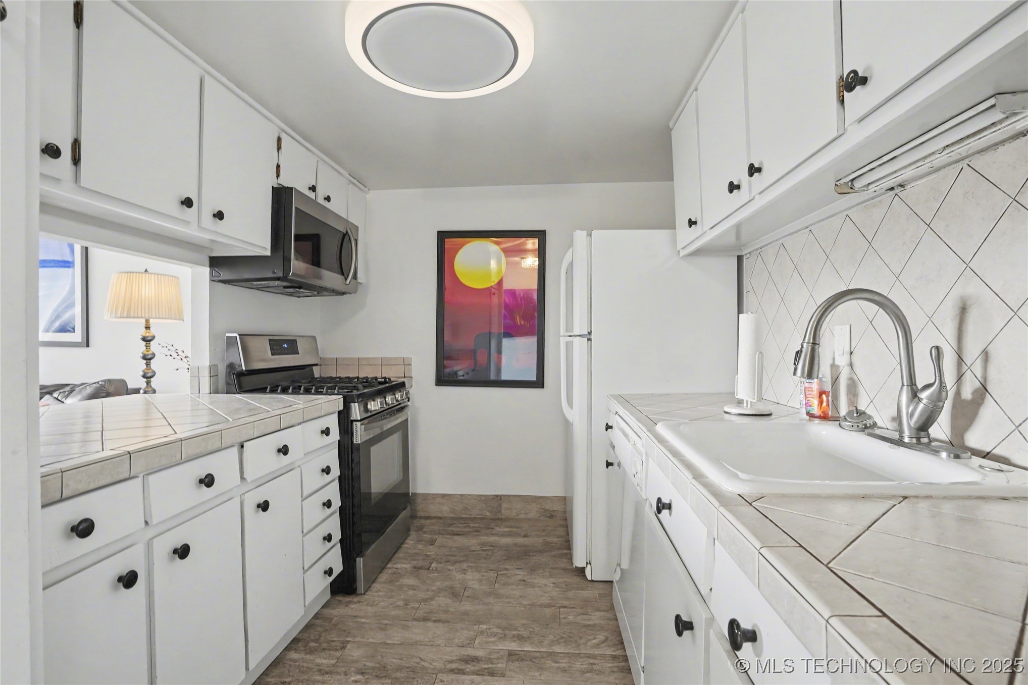 450 W 7th Street #305 Property Photo 10