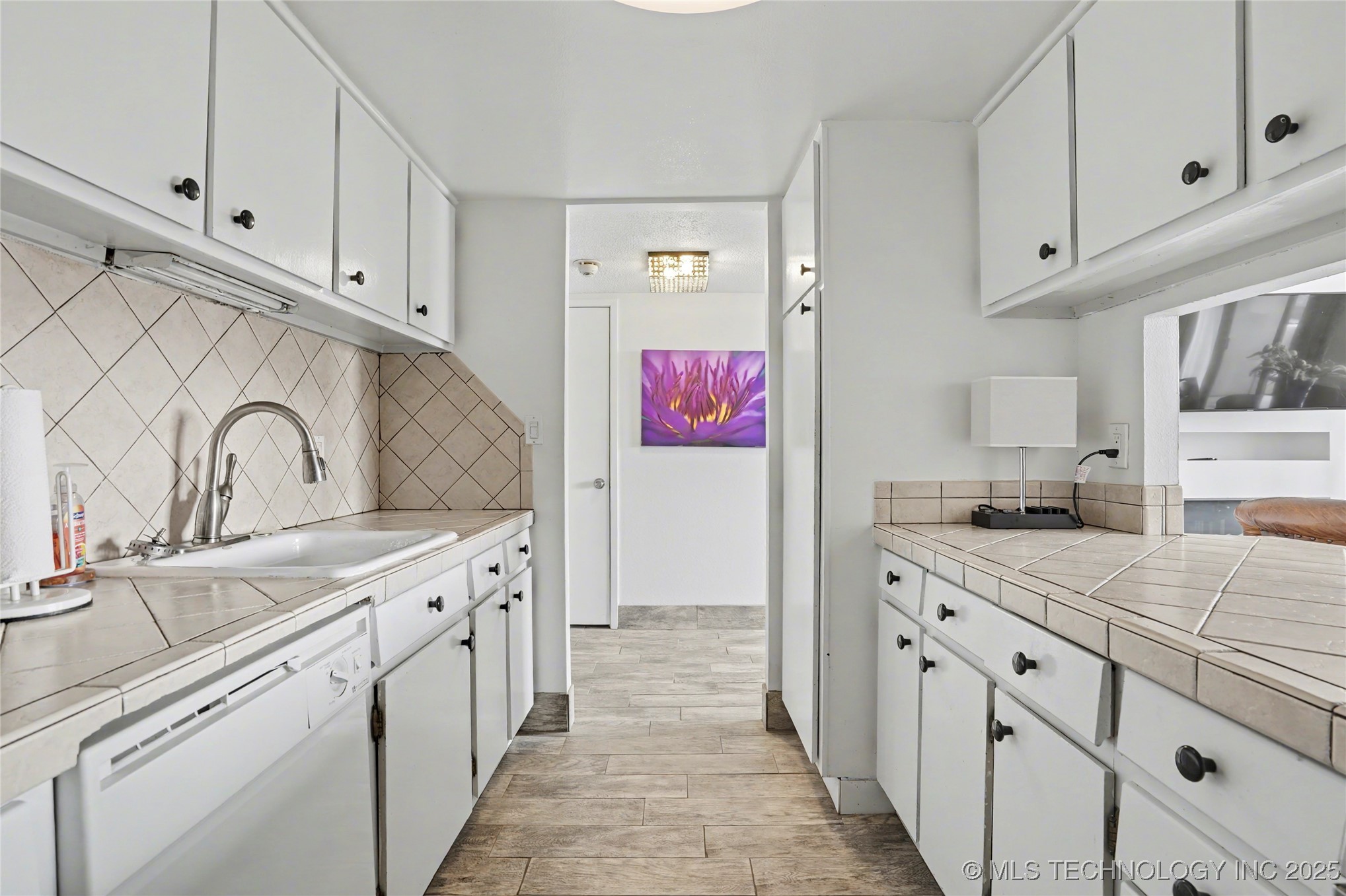 450 W 7th Street #305 Property Photo 13