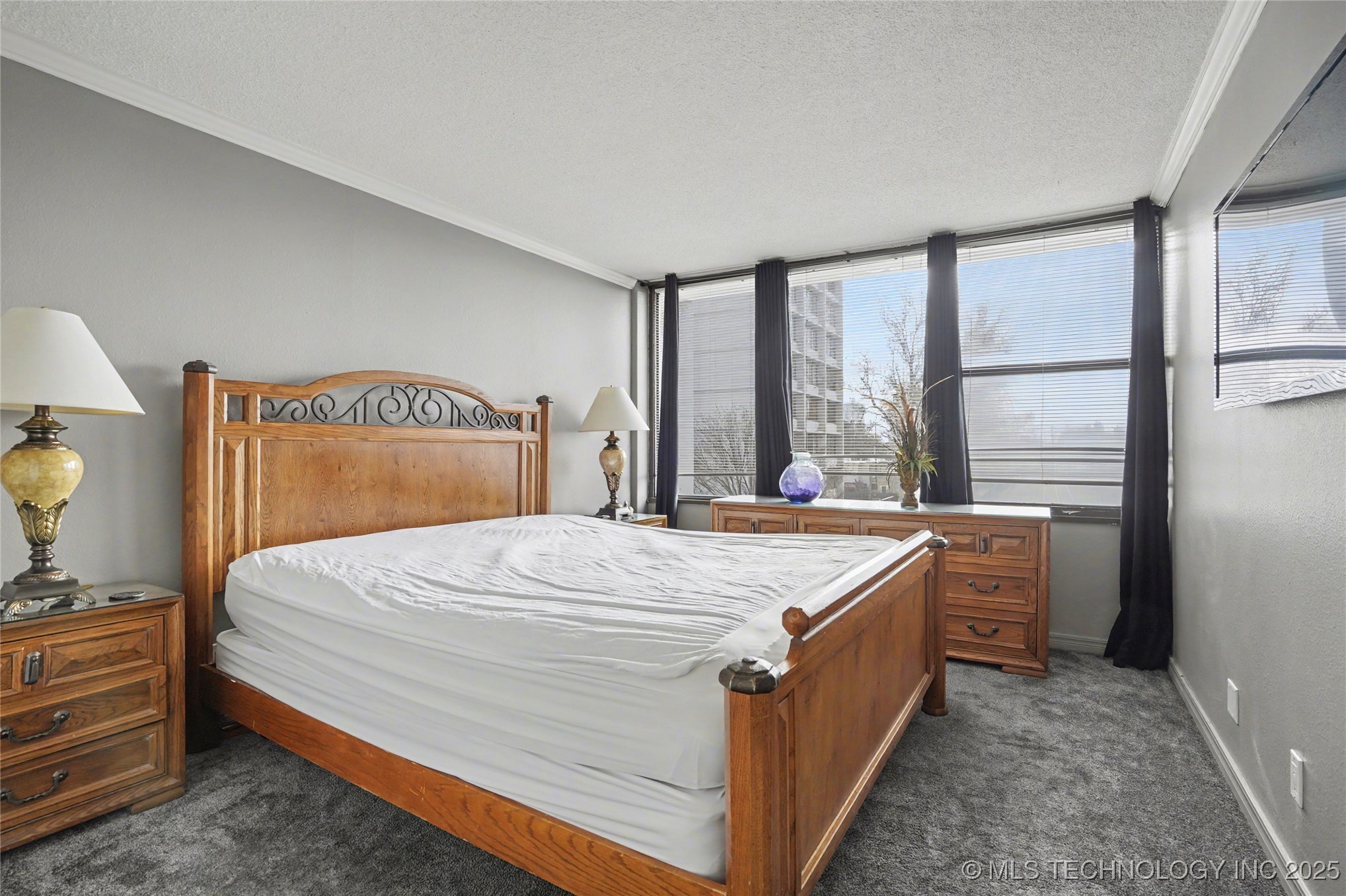 450 W 7th Street #305 Property Photo 14