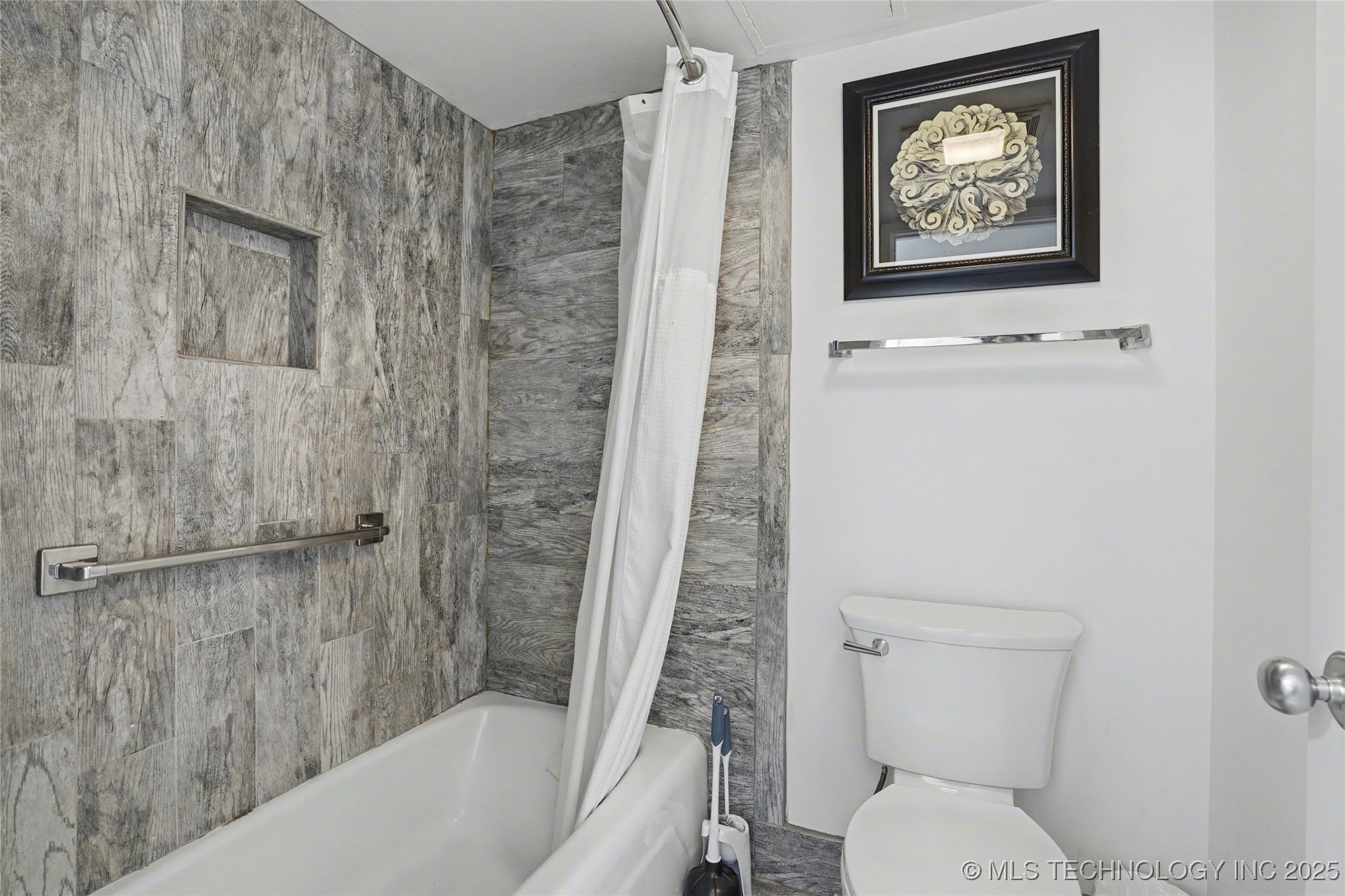 450 W 7th Street #305 Property Photo 19