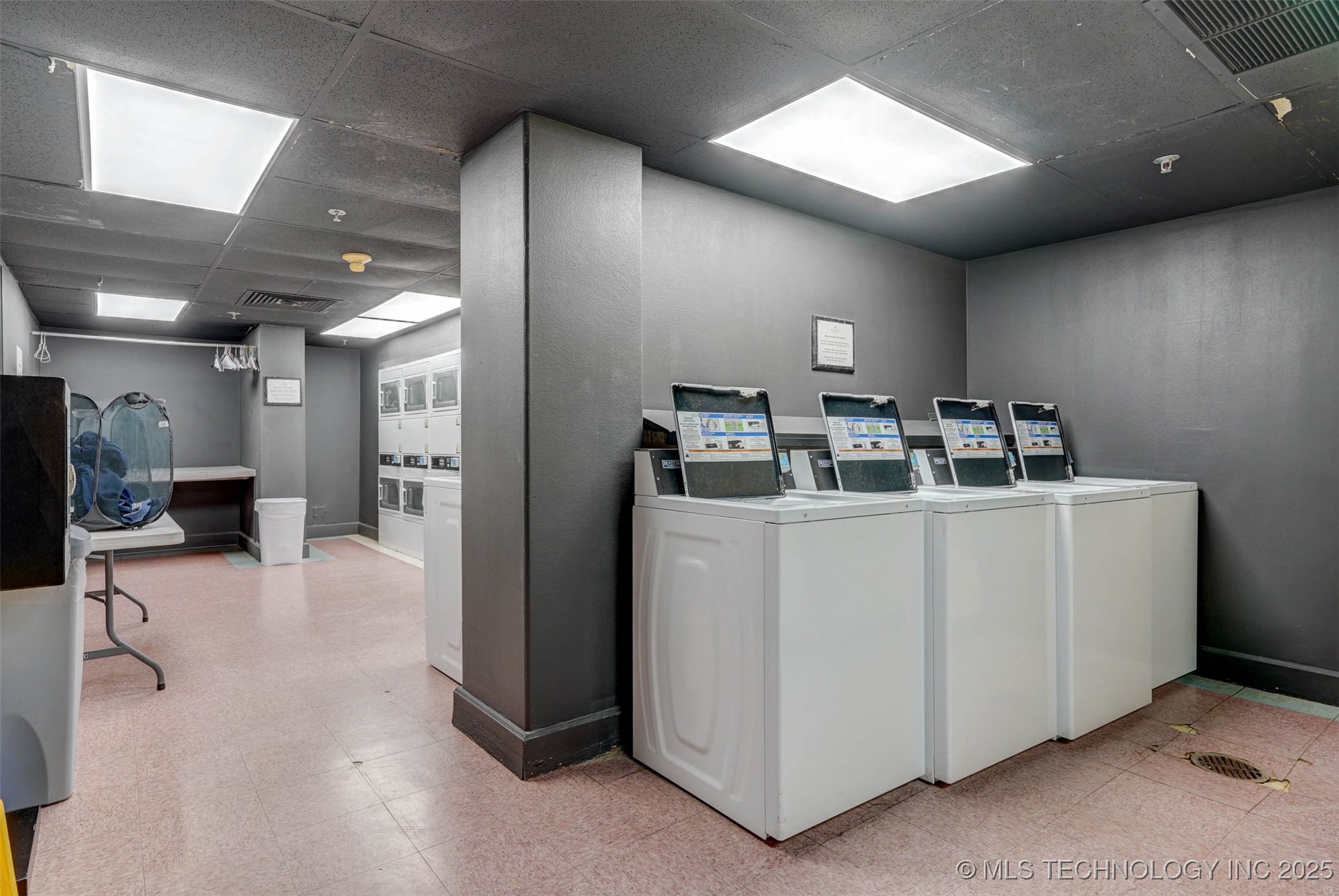 450 W 7th Street #305 Property Photo 34