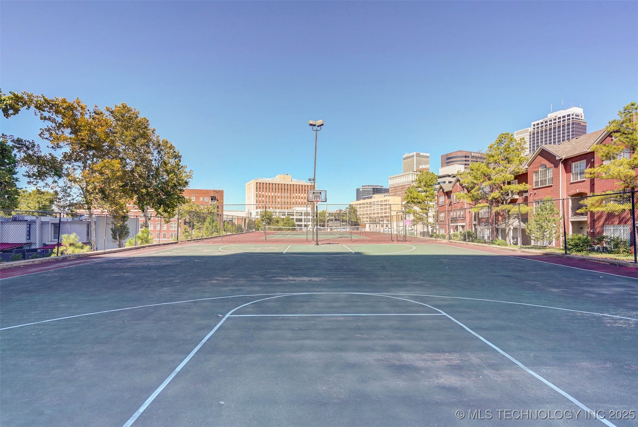 450 W 7th Street #305 Property Photo 36