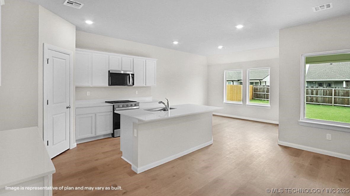 7402 N 154th East Avenue Property Photo 7