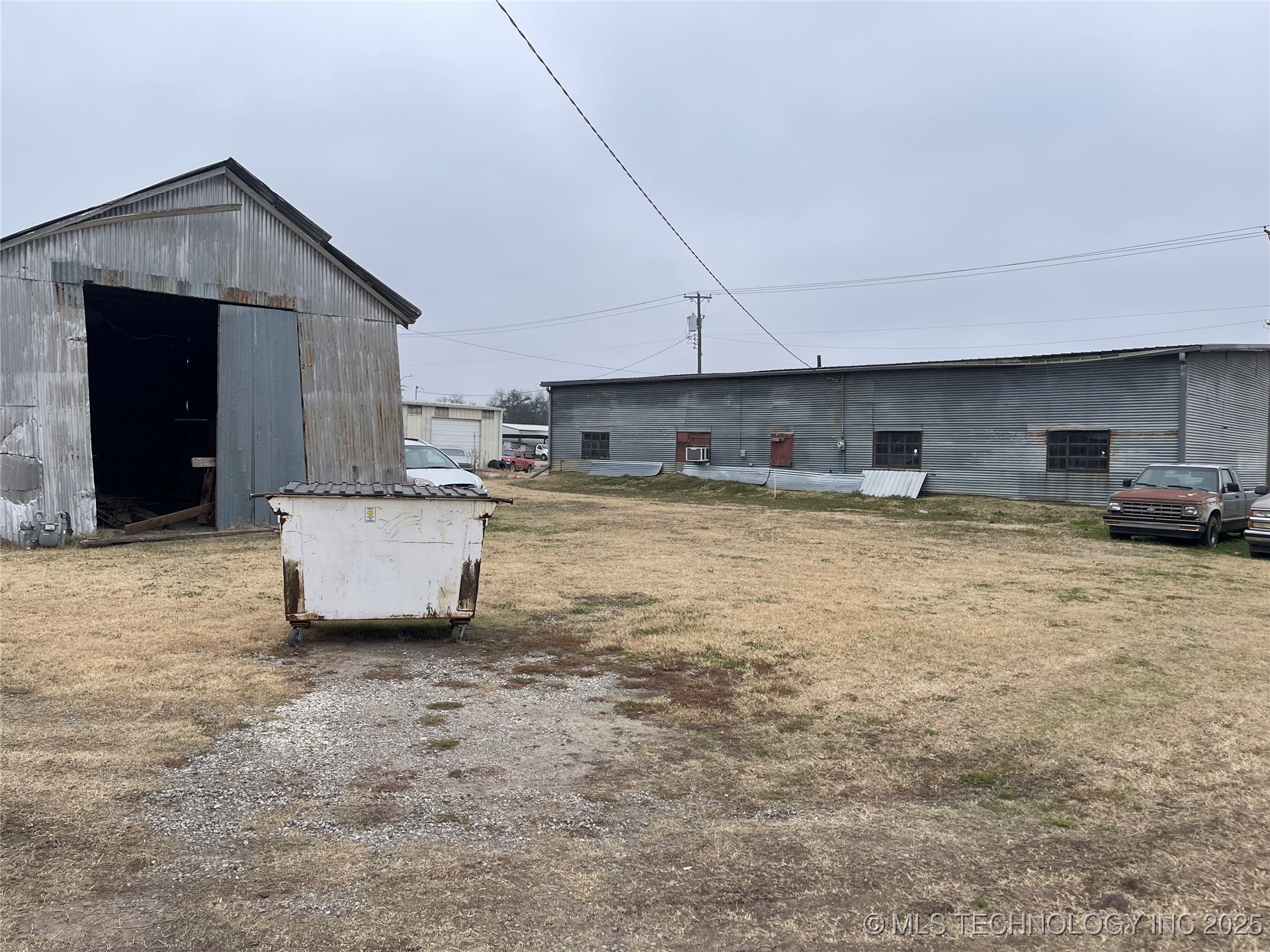 37 W Beech Street Property Photo 17