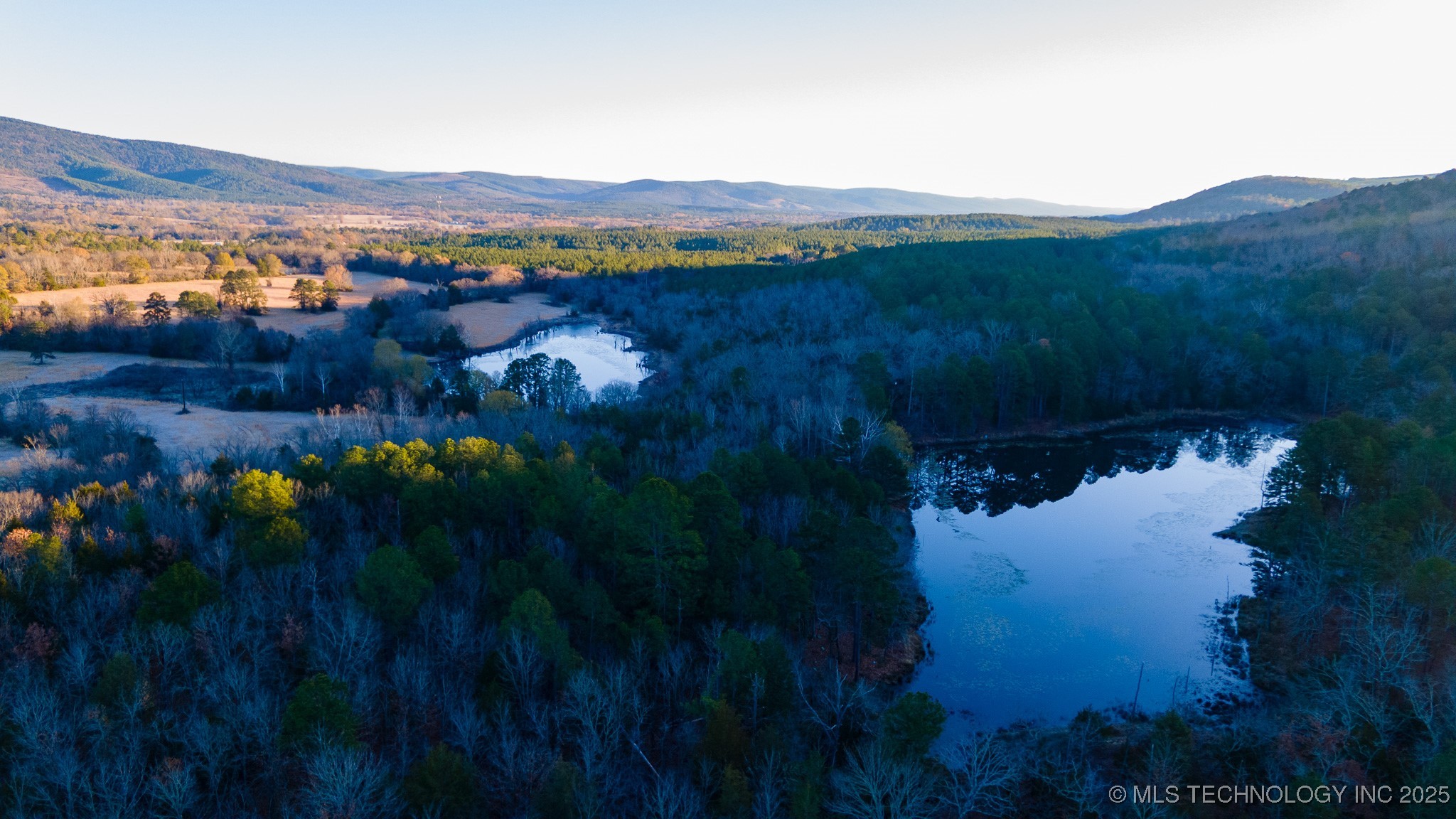 445188 E 1739 Road Property Photo 6