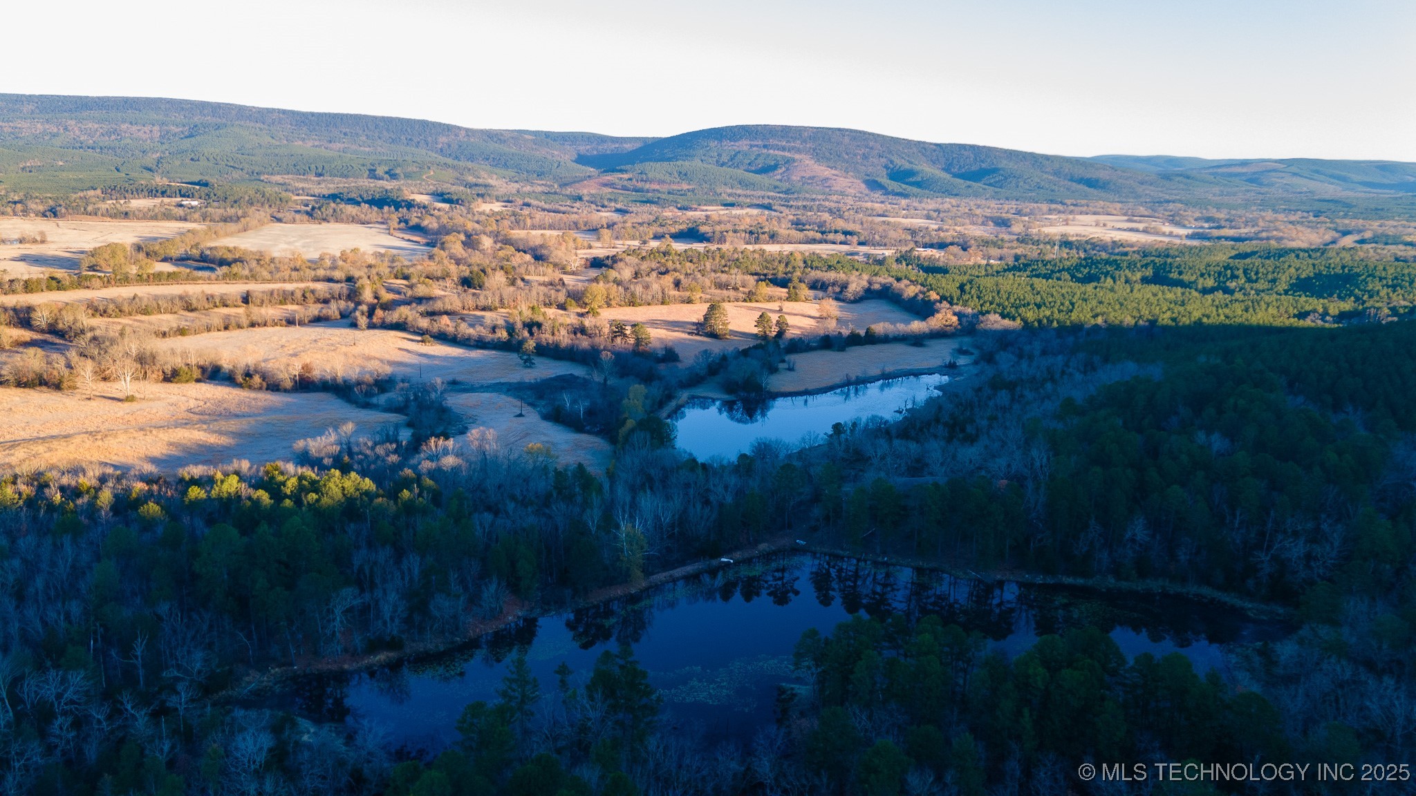 445188 E 1739 Road Property Photo 8