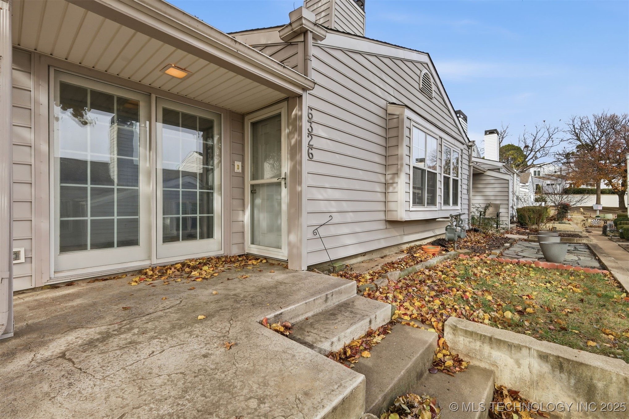 6326 E 89th Place 1006 Property Photo 2