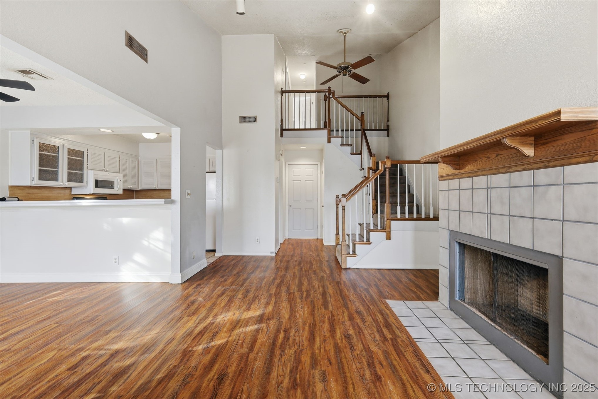 6326 E 89th Place 1006 Property Photo 3