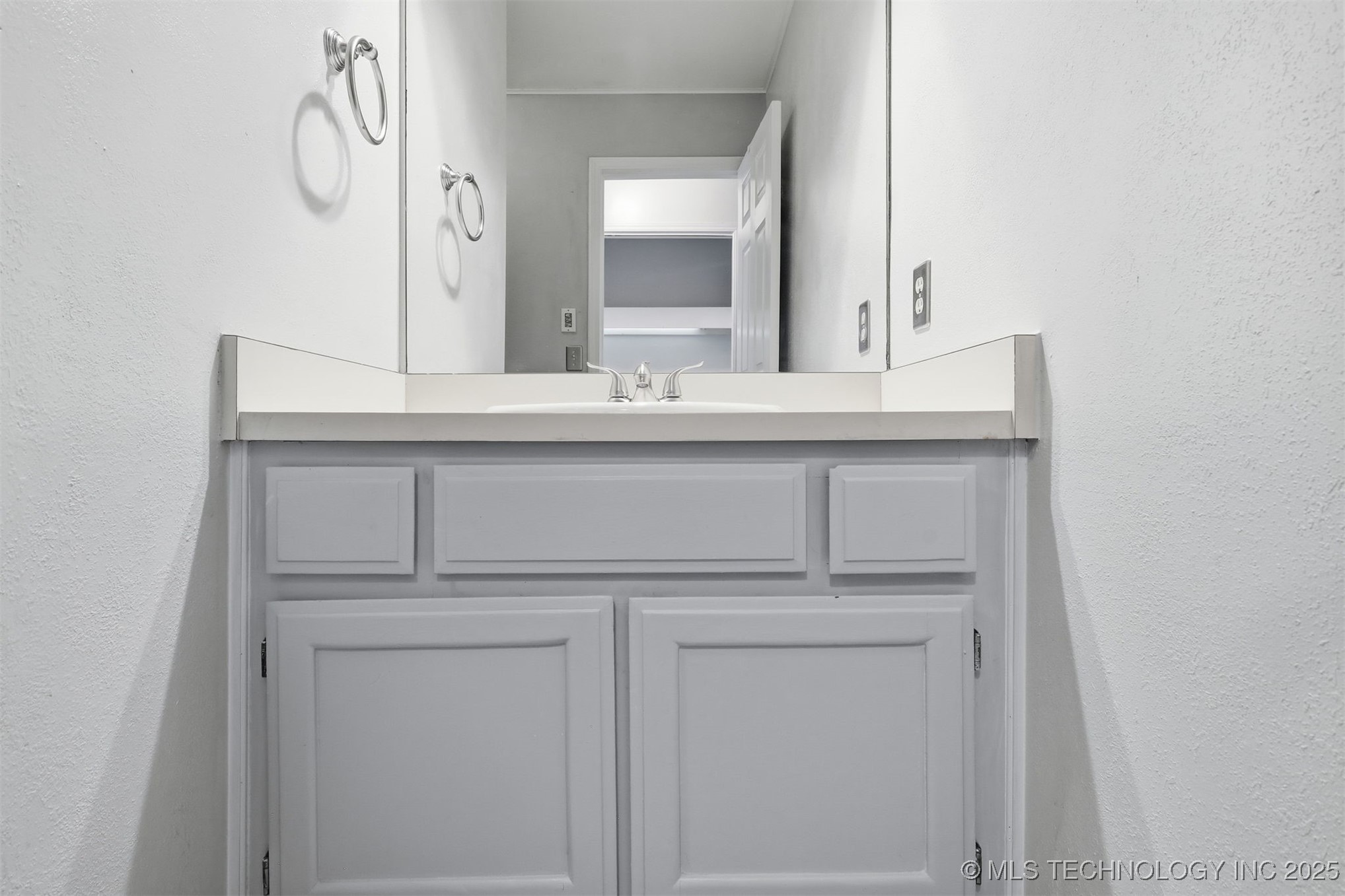 6326 E 89th Place 1006 Property Photo 11