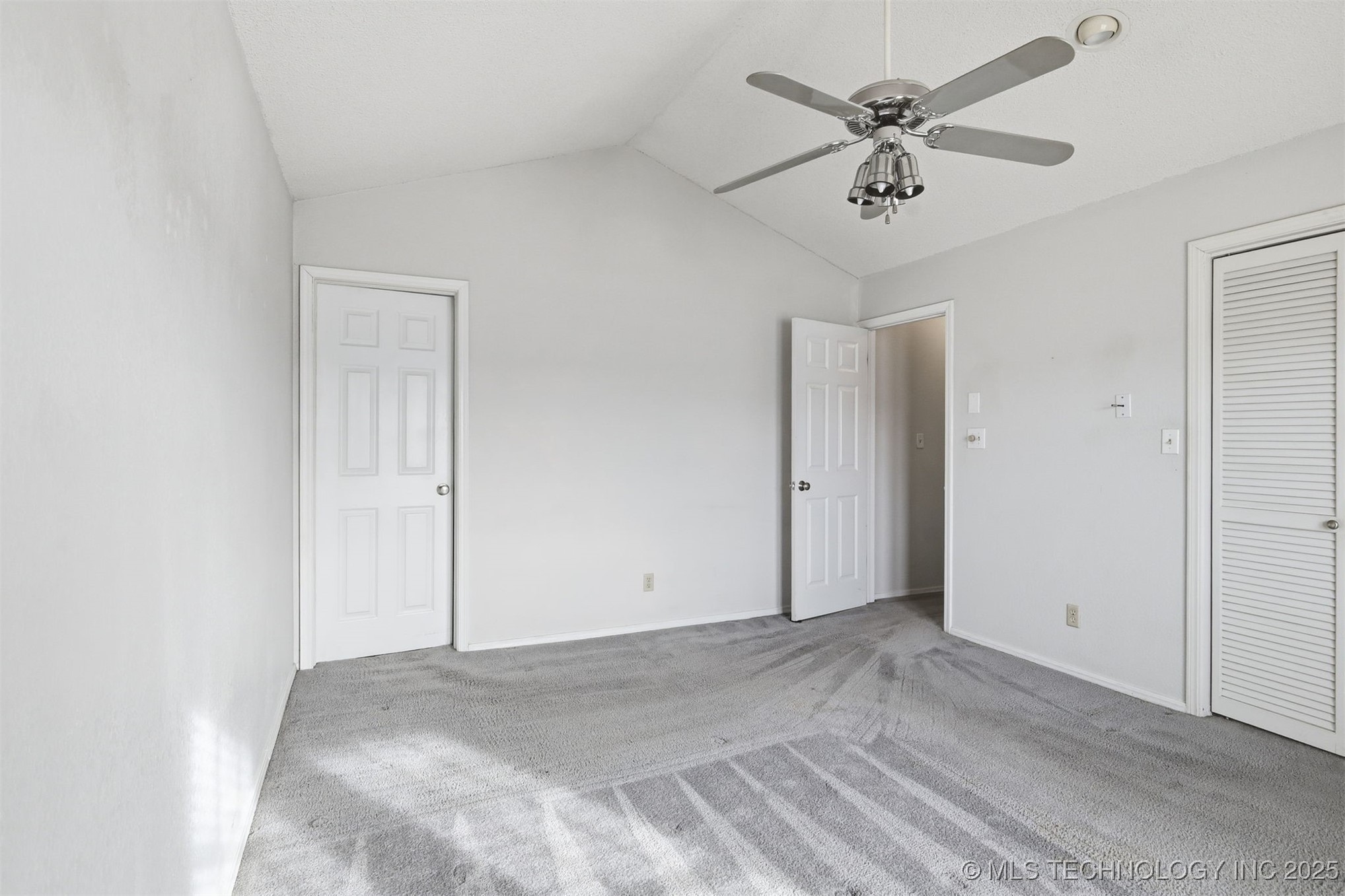 6326 E 89th Place 1006 Property Photo 15