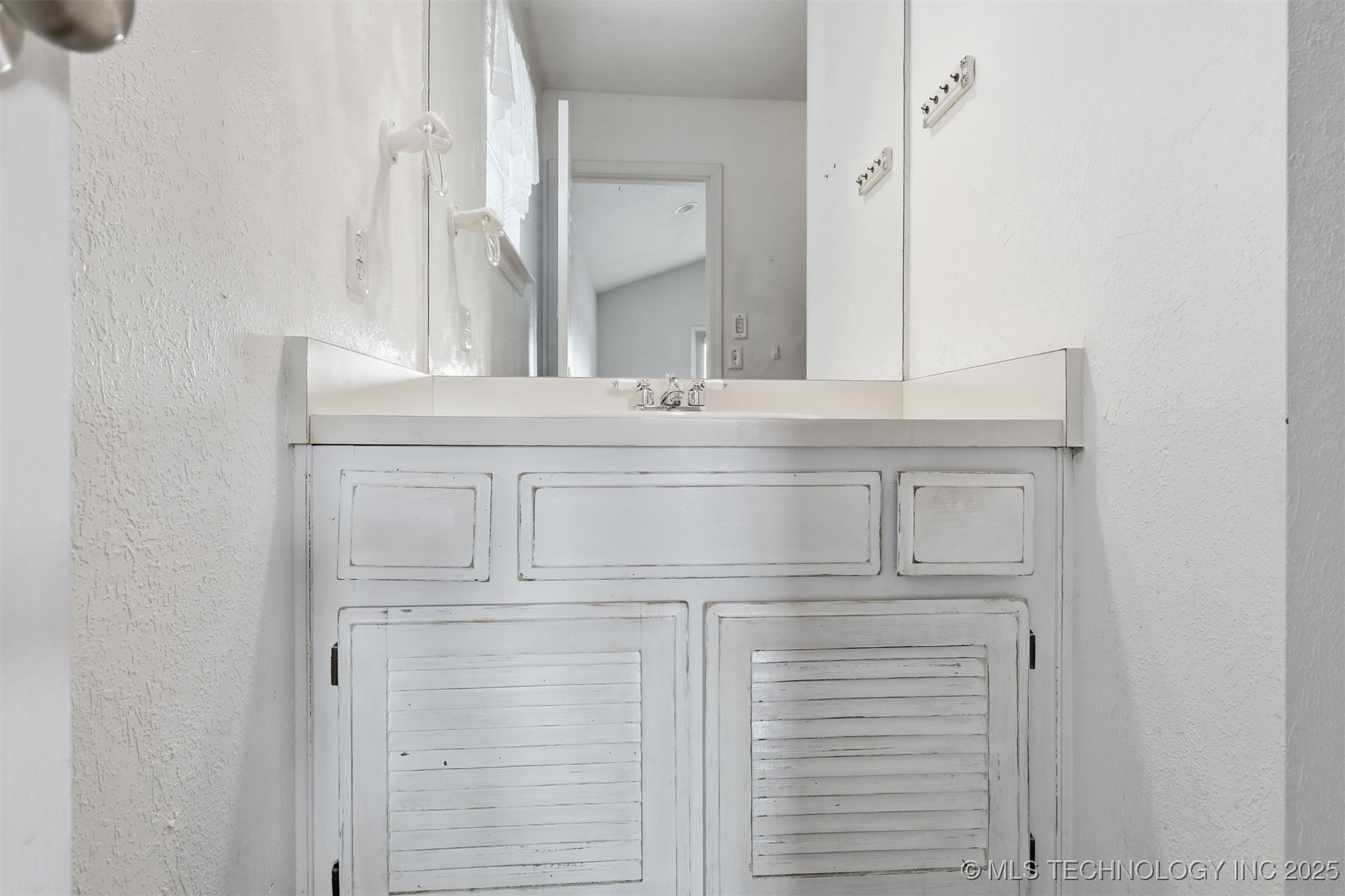 6326 E 89th Place 1006 Property Photo 17