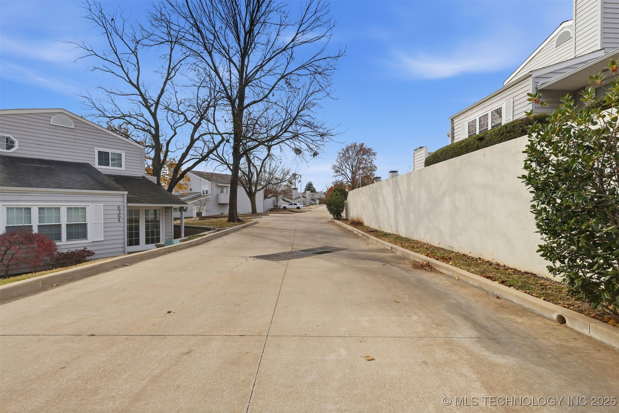 6326 E 89th Place 1006 Property Photo 23