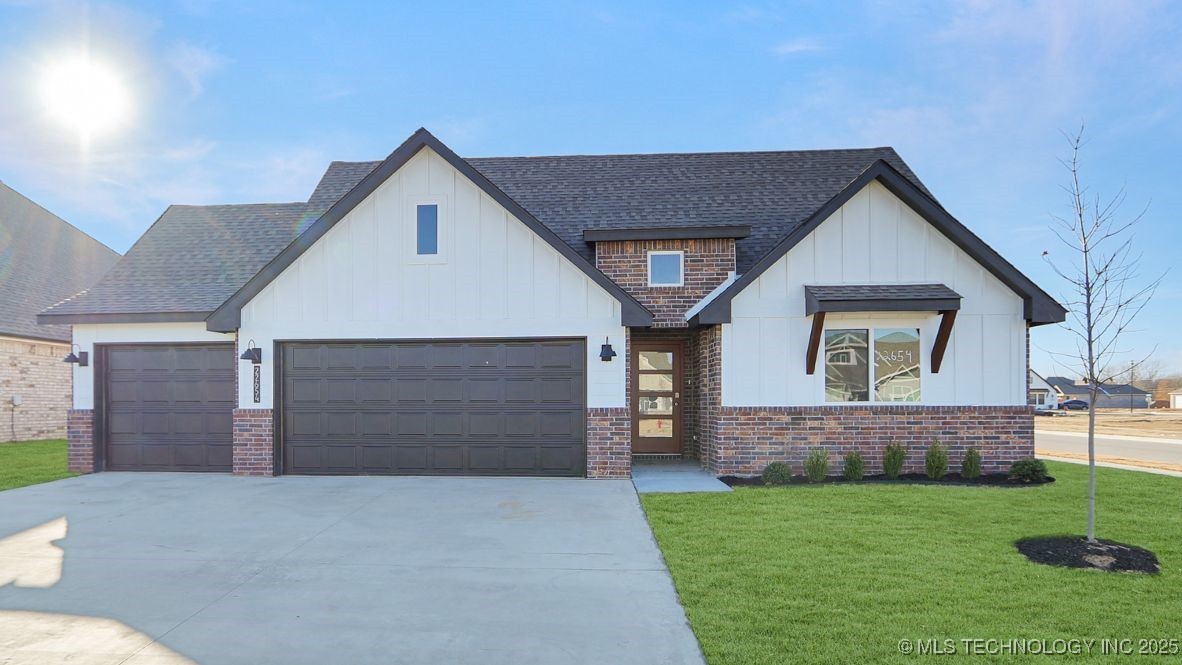 22654 E 106th Street S Property Photo 1