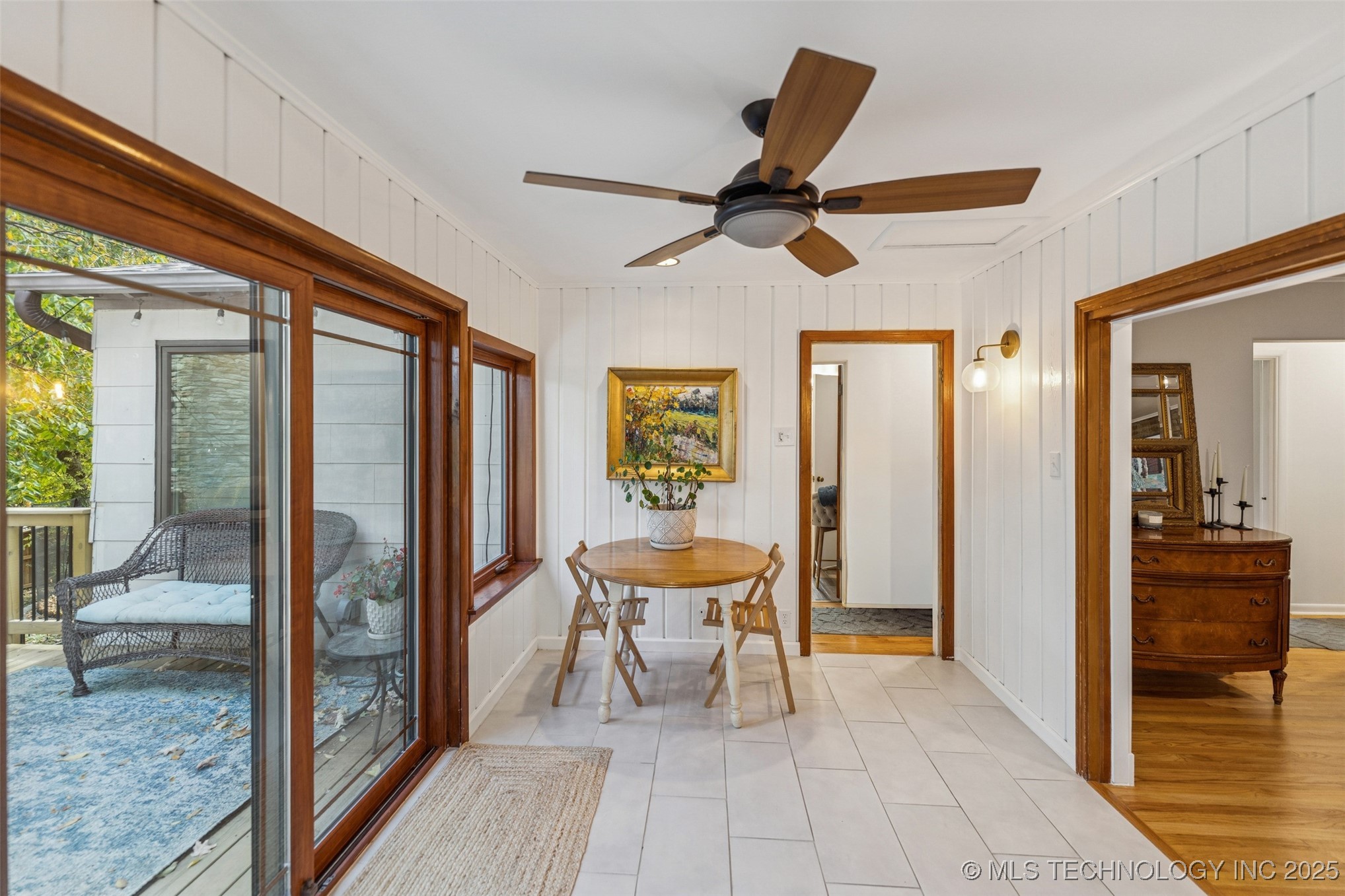 2547 S College Avenue Property Photo 11