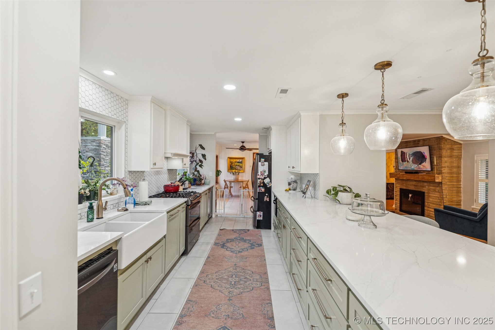 2547 S College Avenue Property Photo 15