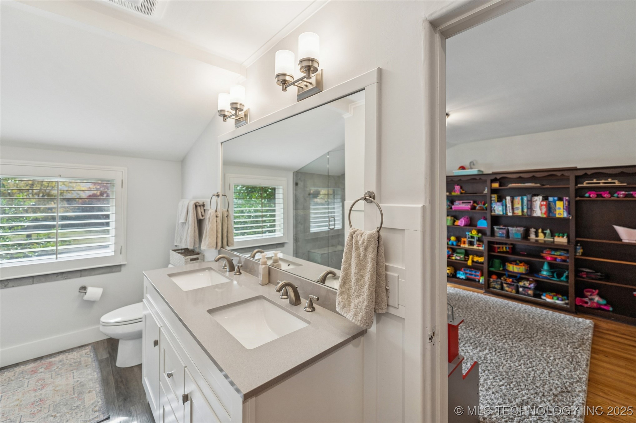 2547 S College Avenue Property Photo 20