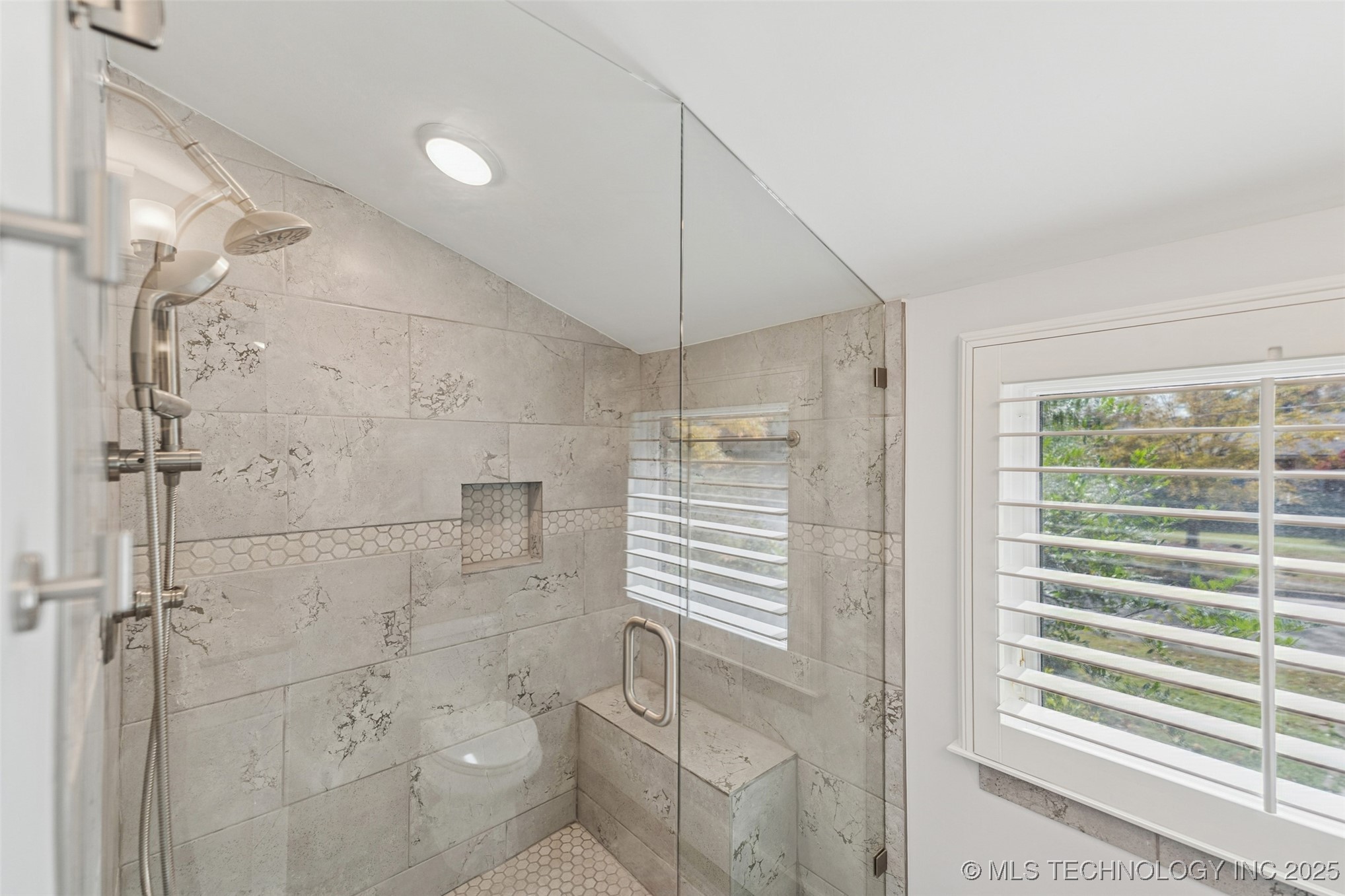 2547 S College Avenue Property Photo 21