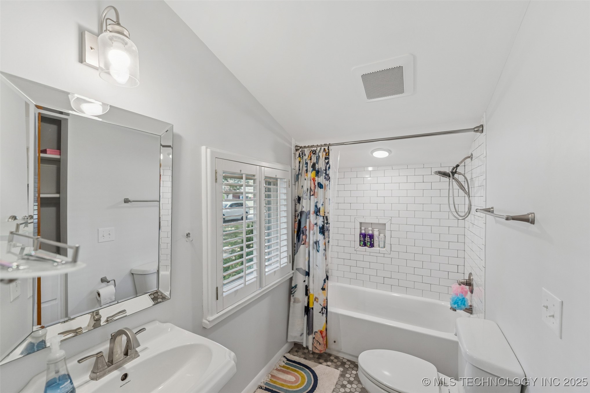 2547 S College Avenue Property Photo 25