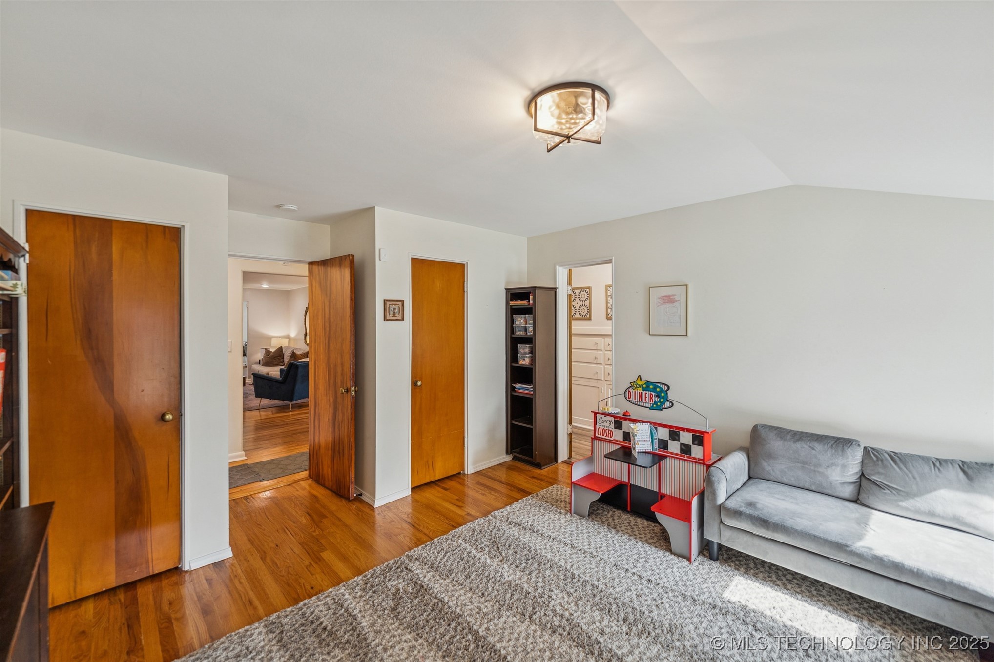 2547 S College Avenue Property Photo 27