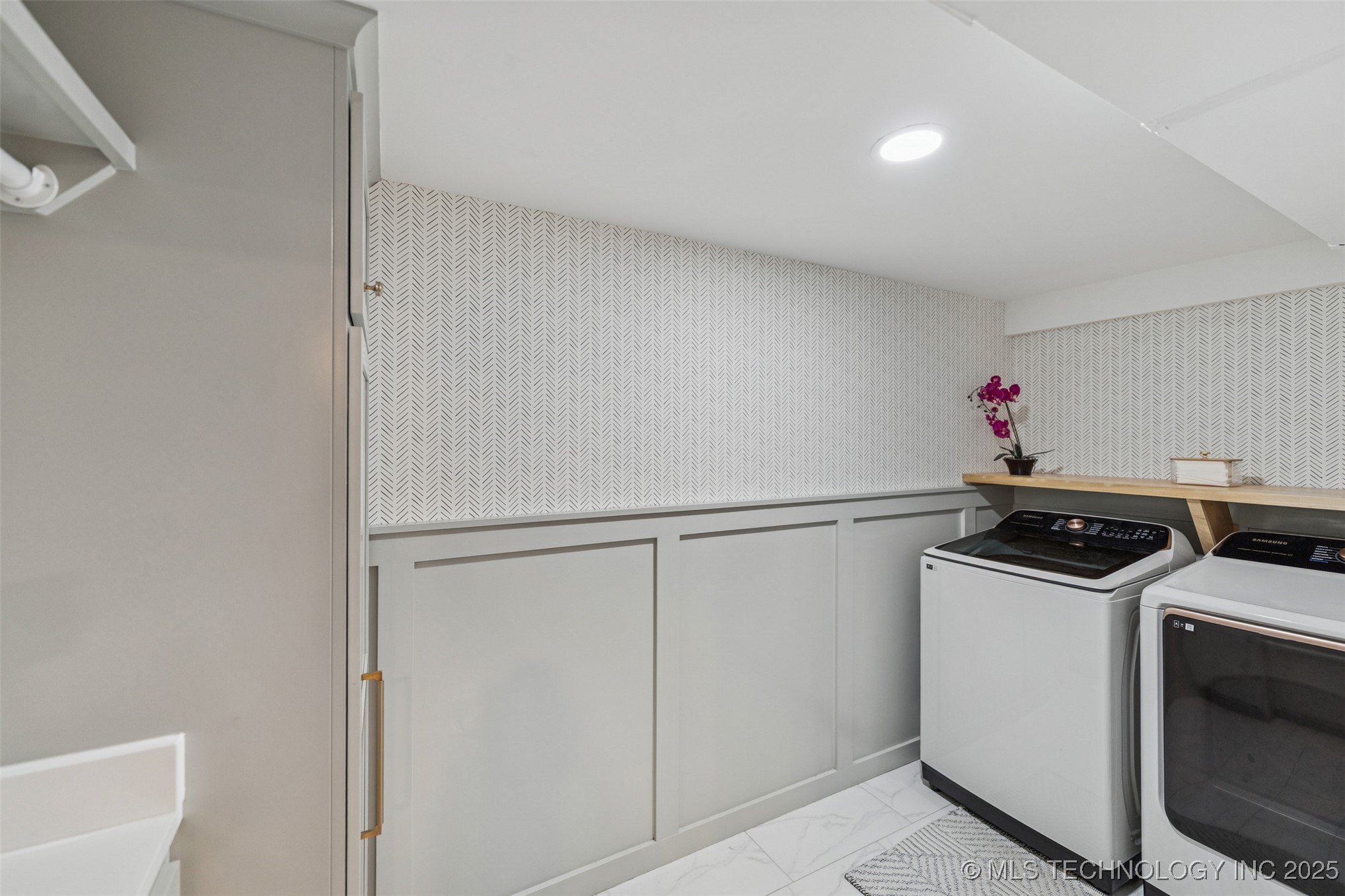 2547 S College Avenue Property Photo 28