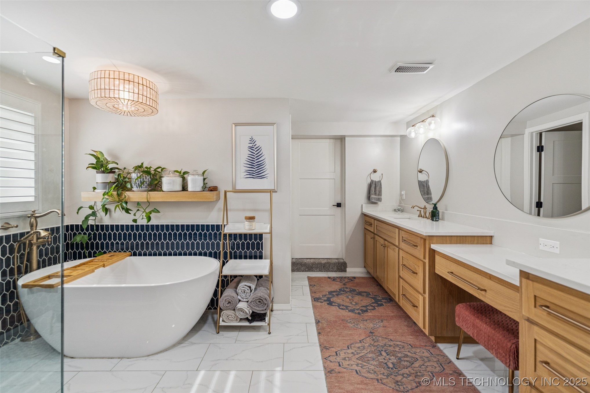 2547 S College Avenue Property Photo 32