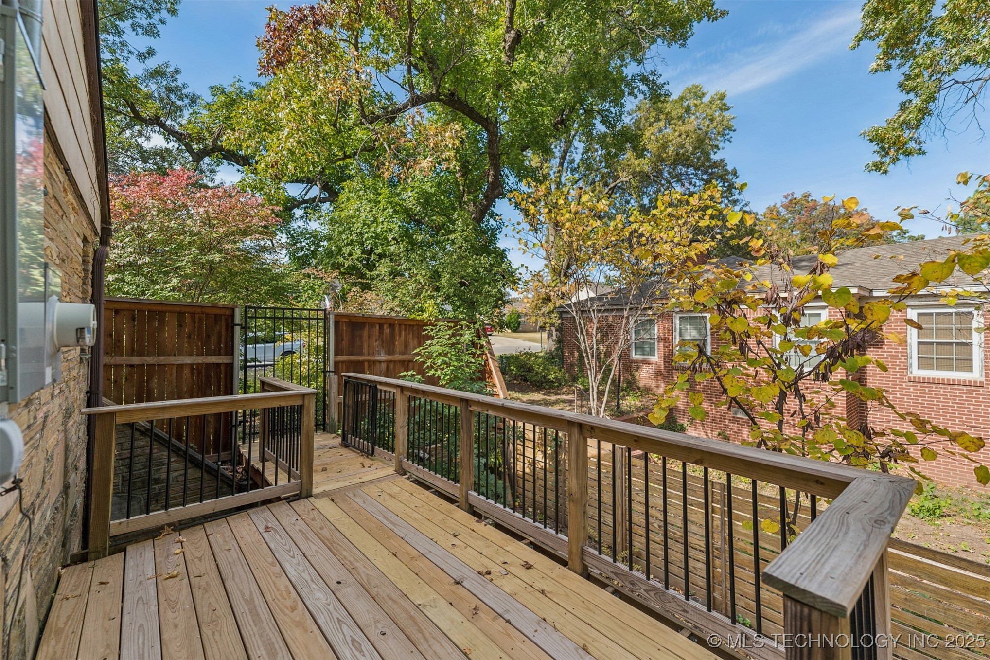 2547 S College Avenue Property Photo 45