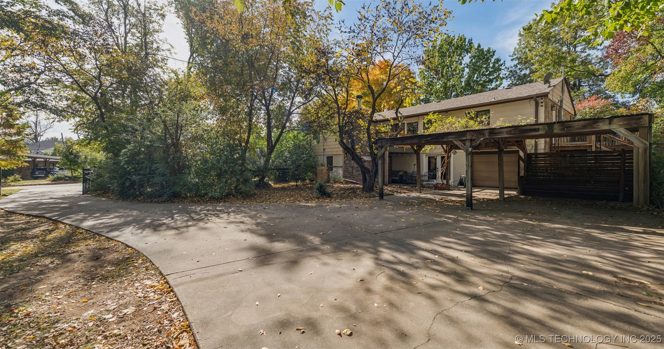 2547 S College Avenue Property Photo 48