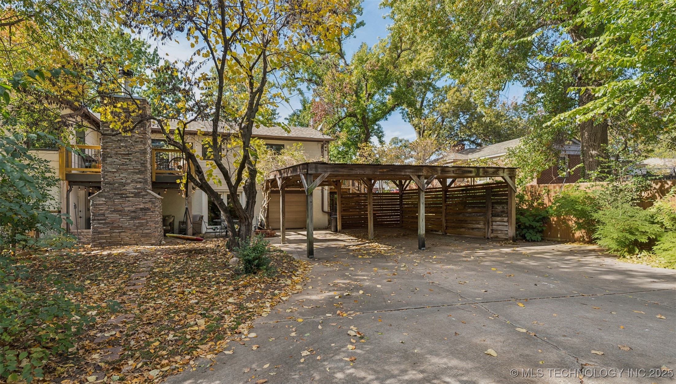 2547 S College Avenue Property Photo 49