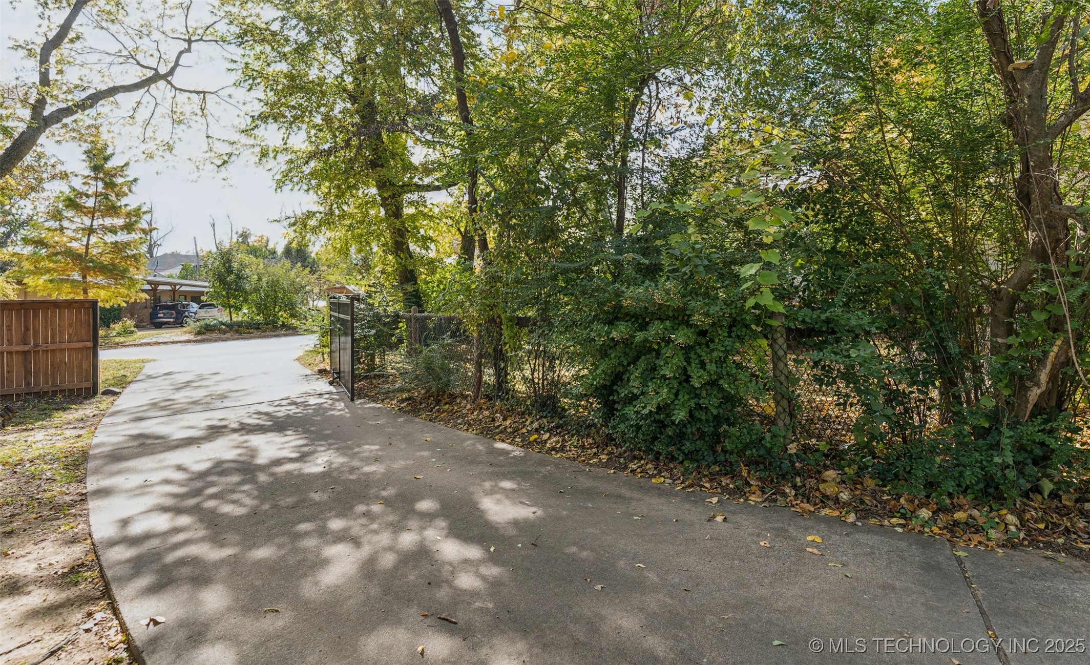 2547 S College Avenue Property Photo 50