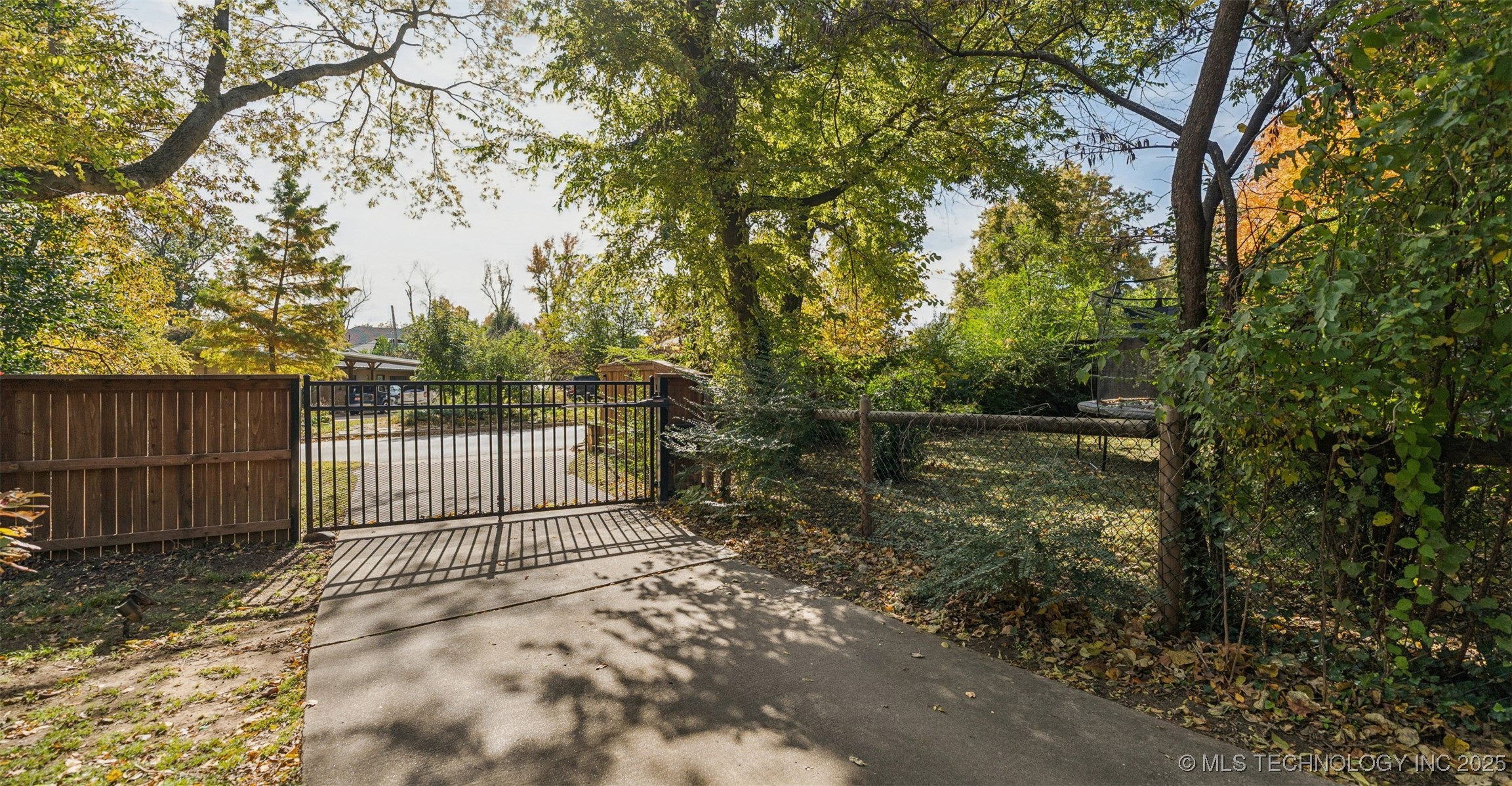 2547 S College Avenue Property Photo 51