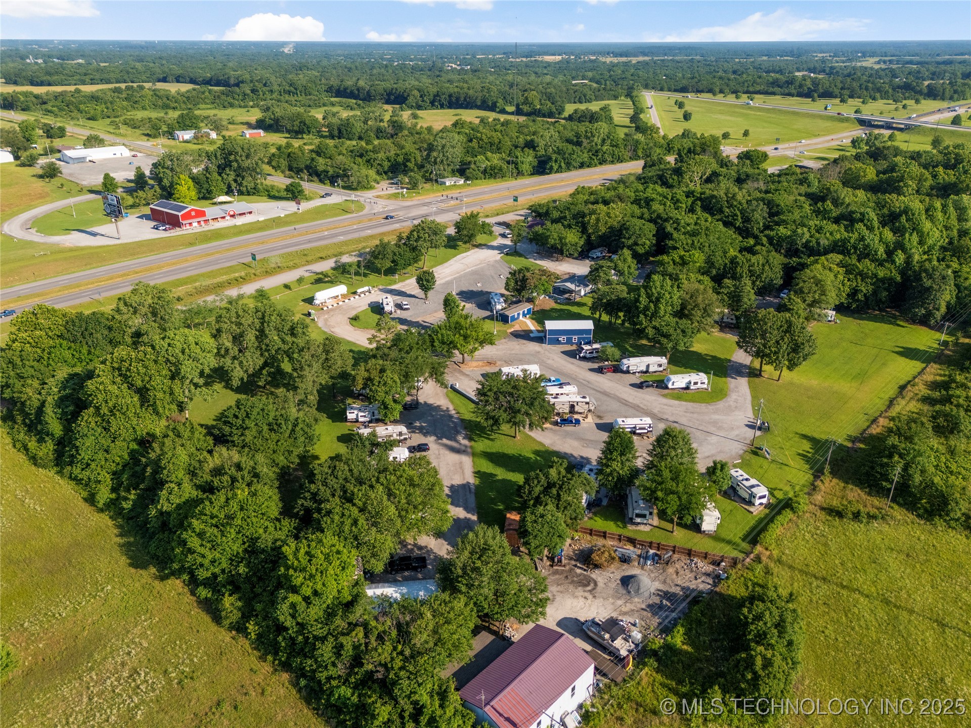 6476 N 35th Street W Property Photo 3