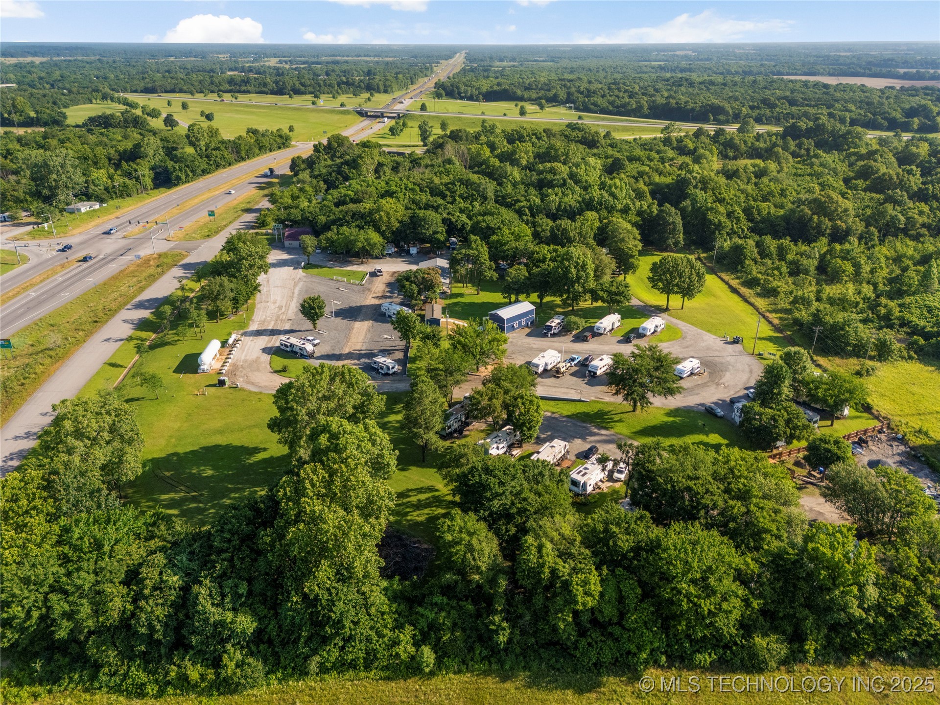 6476 N 35th Street W Property Photo 4