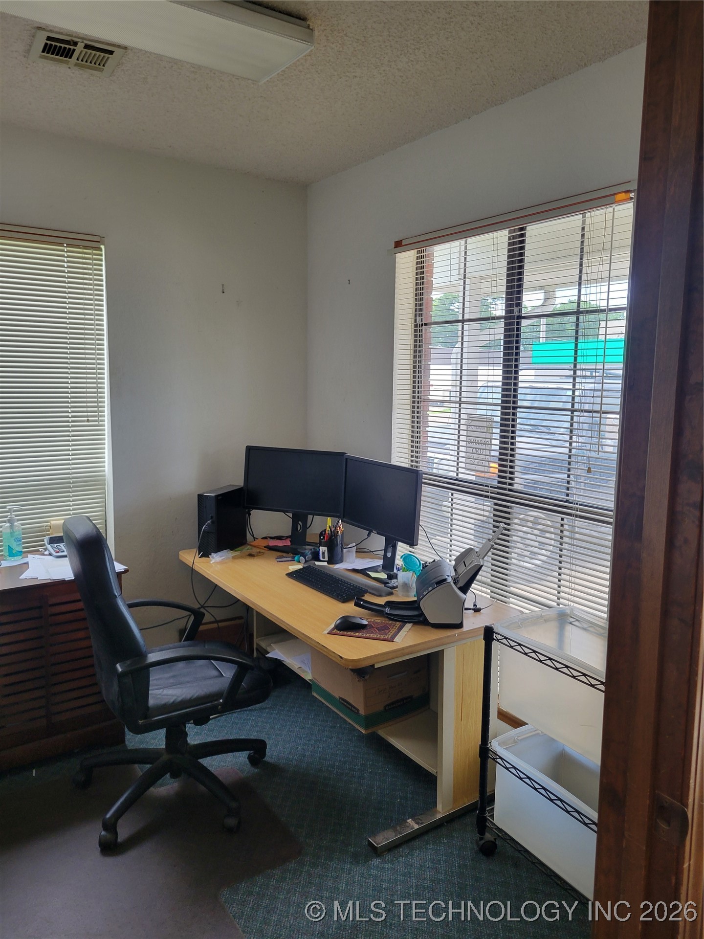 300 S Main Street Property Photo 15