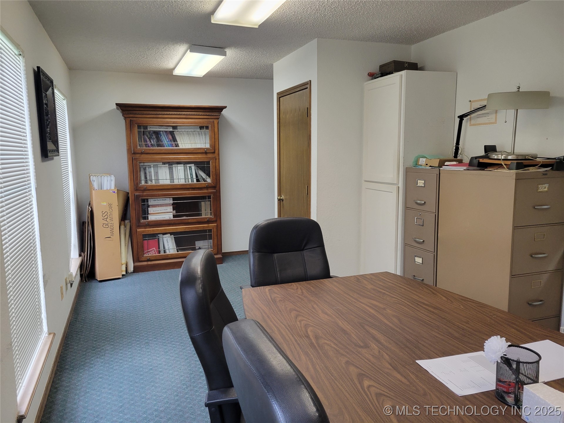 300 S Main Street Property Photo 18