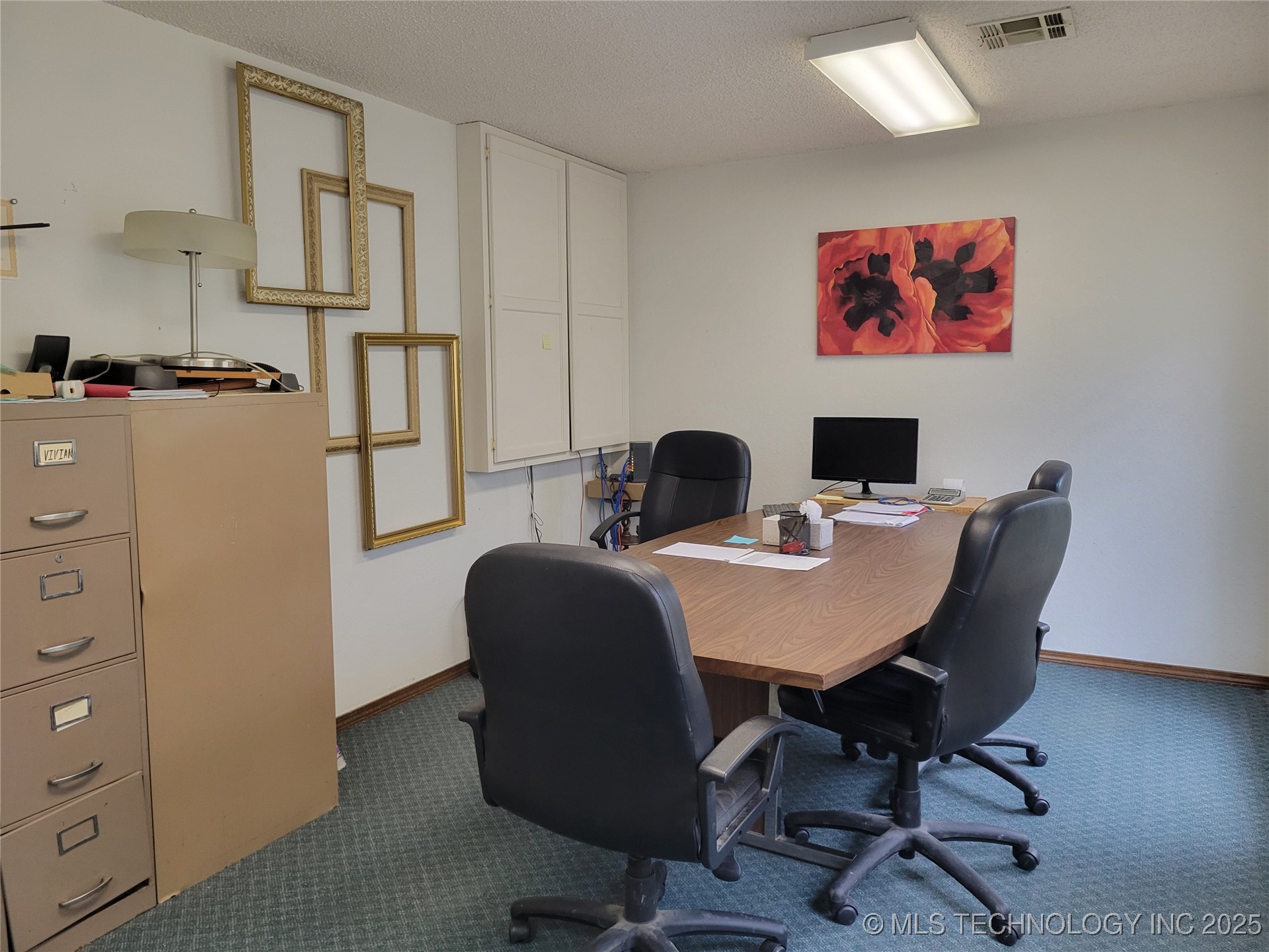 300 S Main Street Property Photo 19