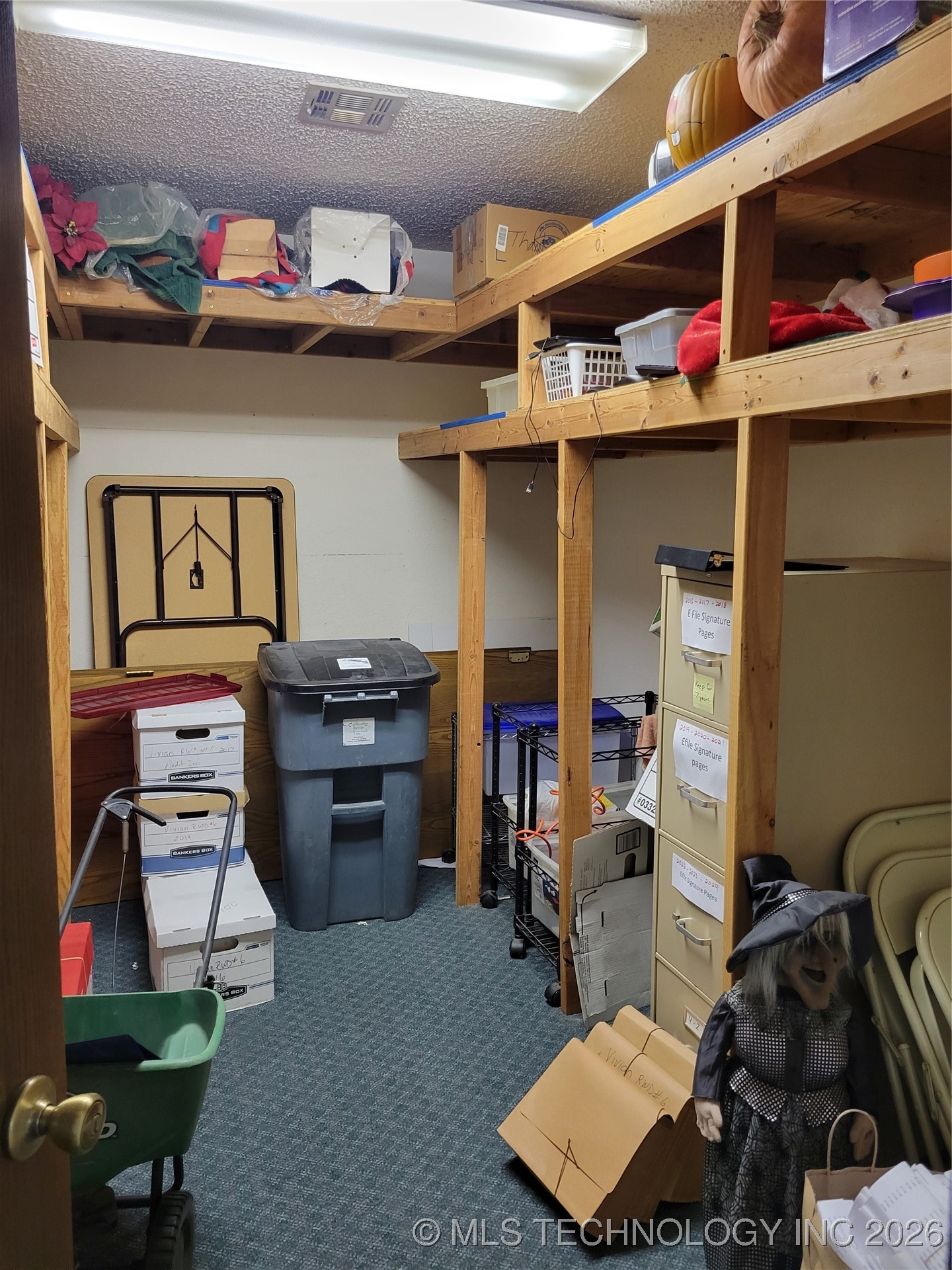 300 S Main Street Property Photo 29