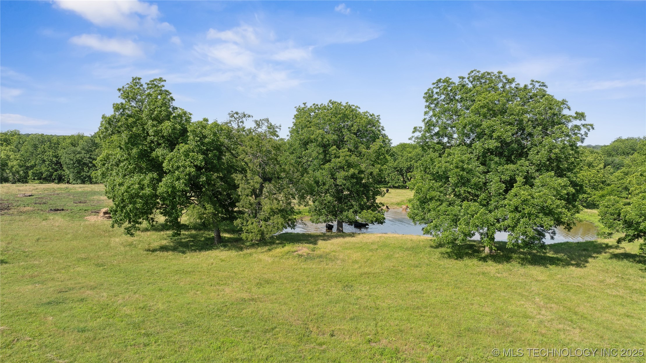 1904 N County Line Road E Property Photo 10