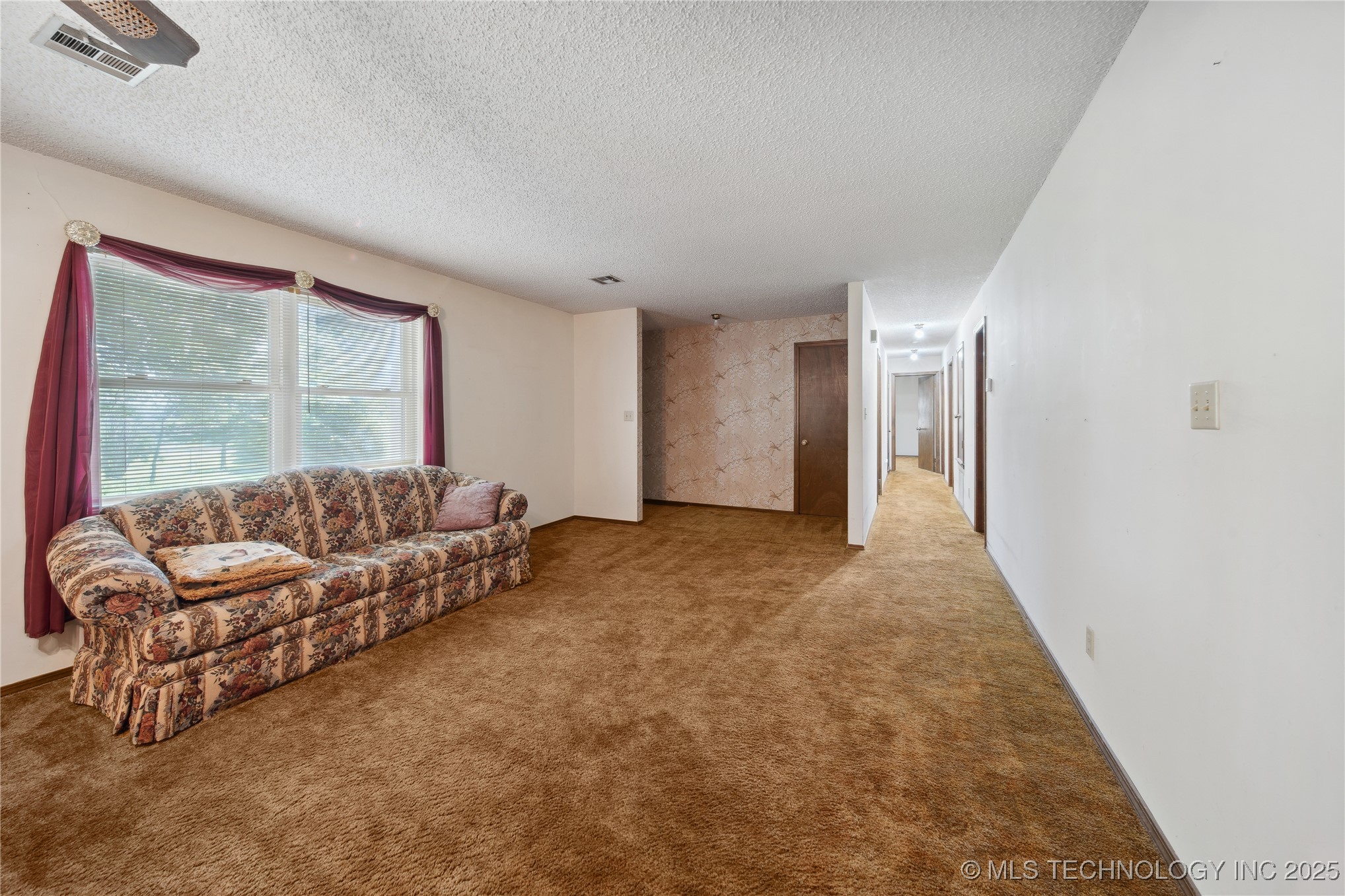 1904 N County Line Road E Property Photo 17